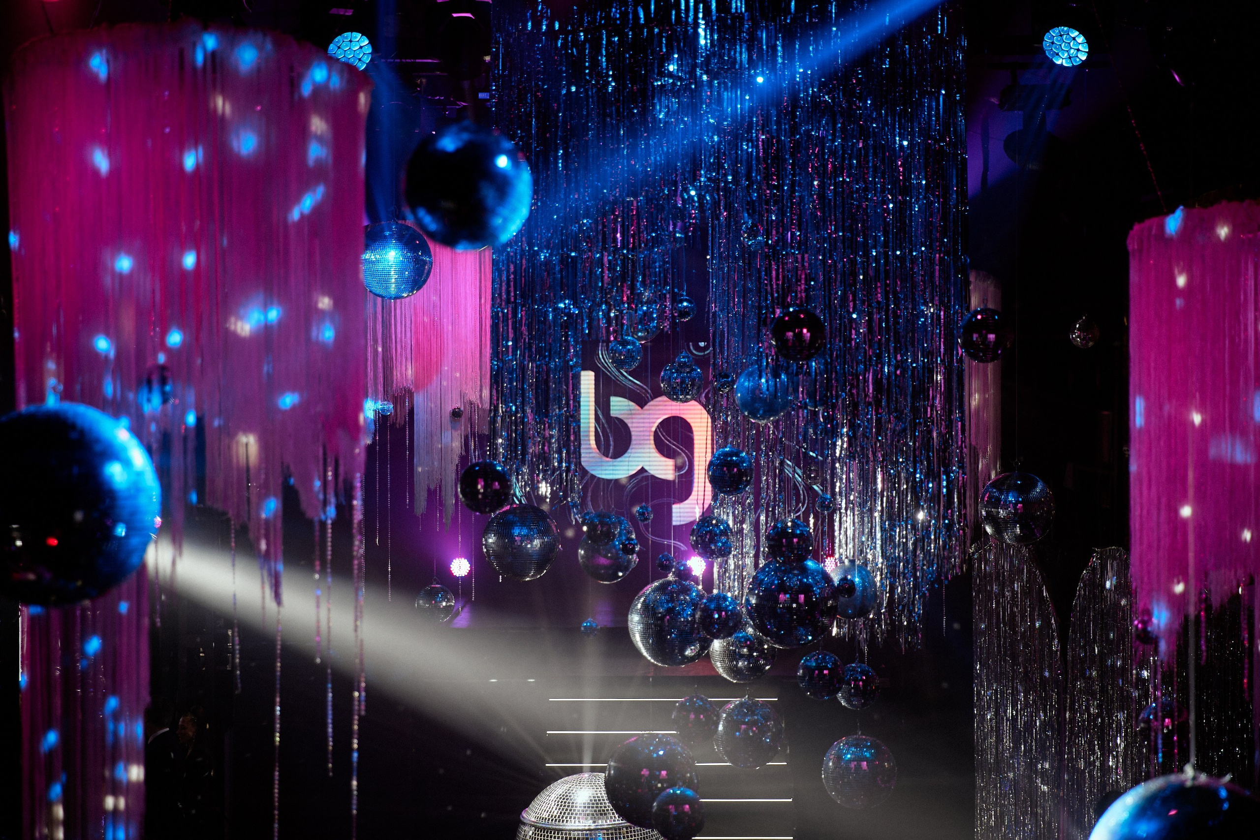 BUNTER GROUP. Happy New Year.