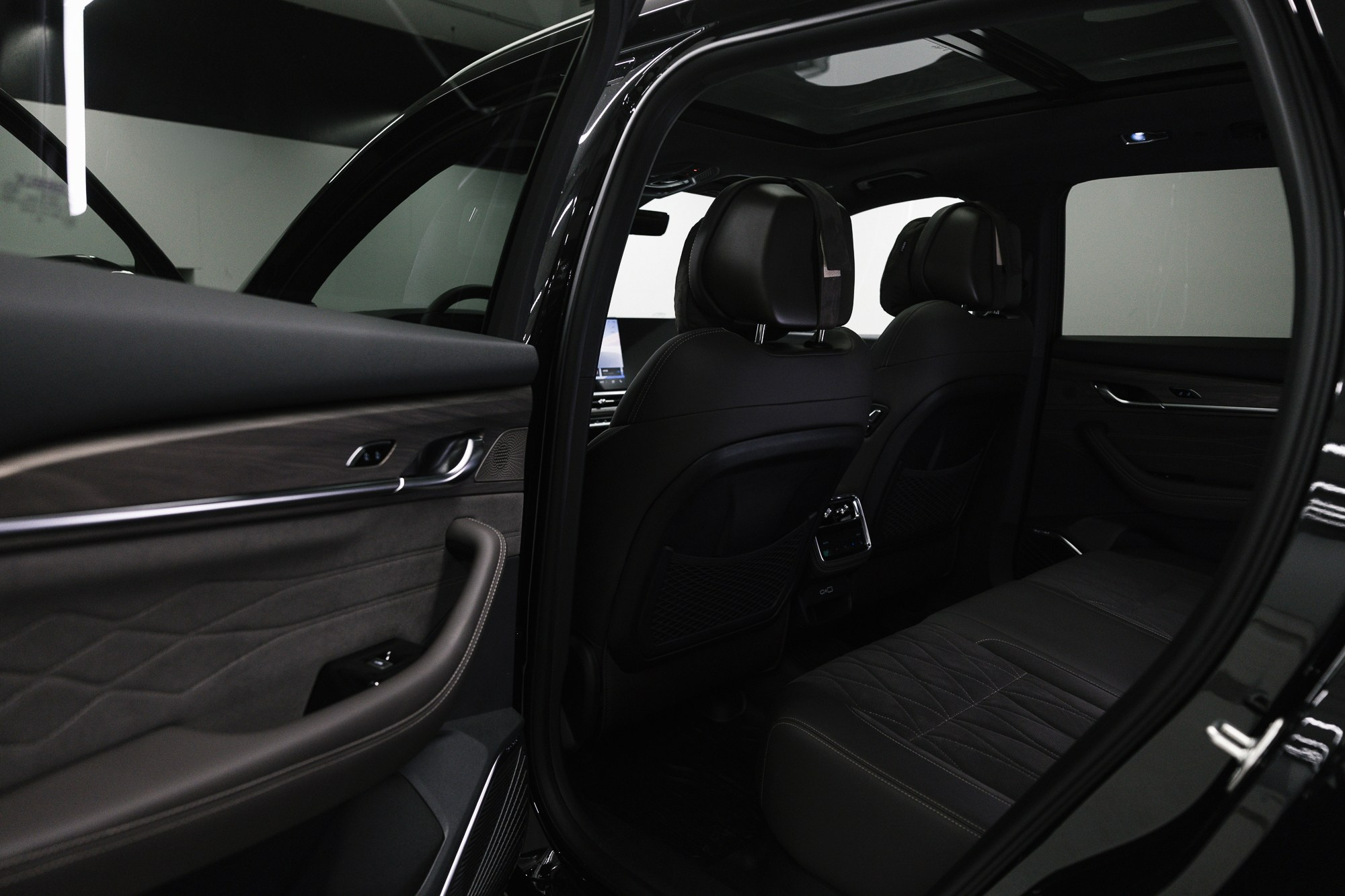 Geely Monjaro 2.0 4WD AT (238 л. с.). Автосалон «Х-Авто»