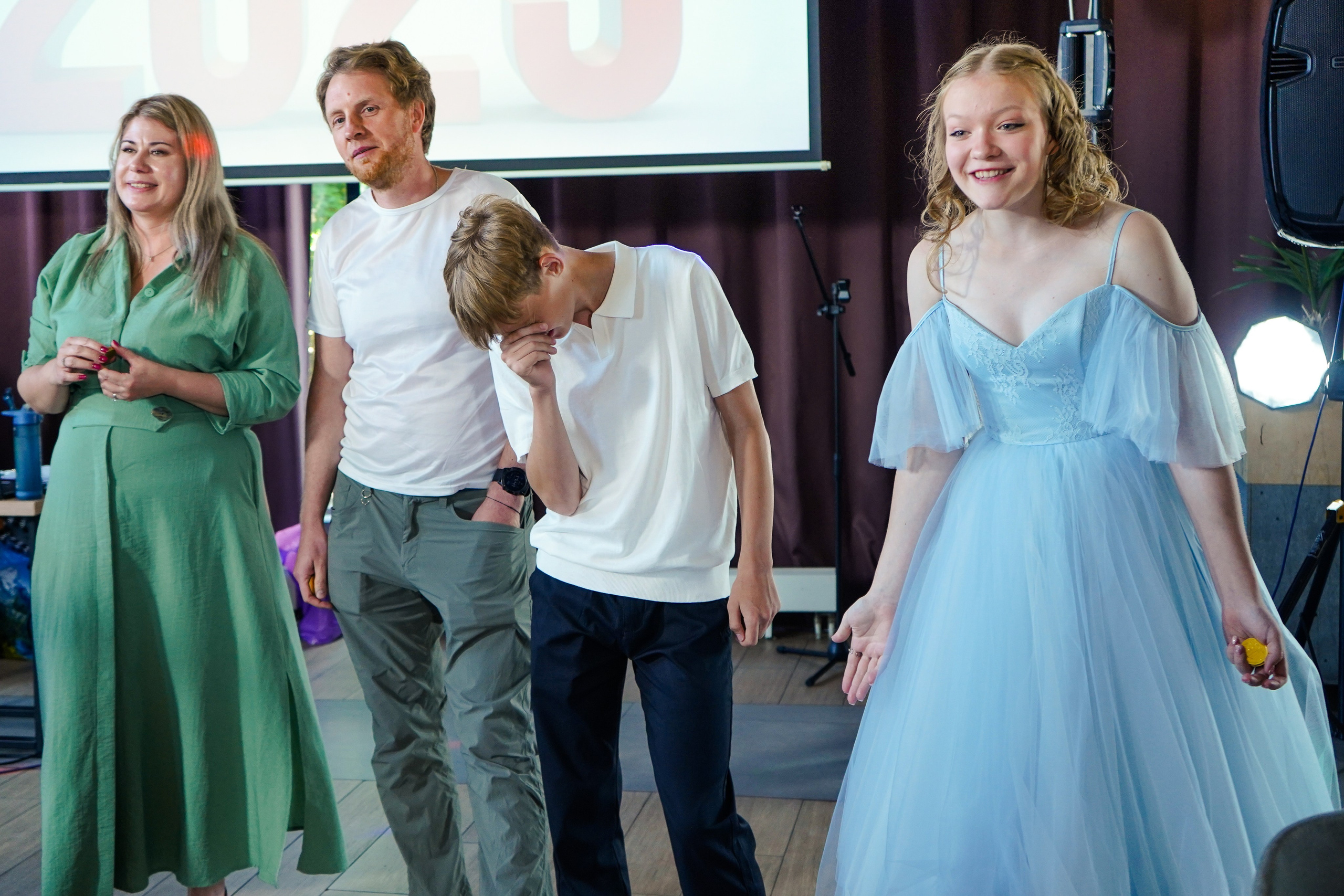 Выпускной вечер, гимназия № 40, 9 класс. Семейный и портретный фотограф в Екатеринбурге Анна Лобанова