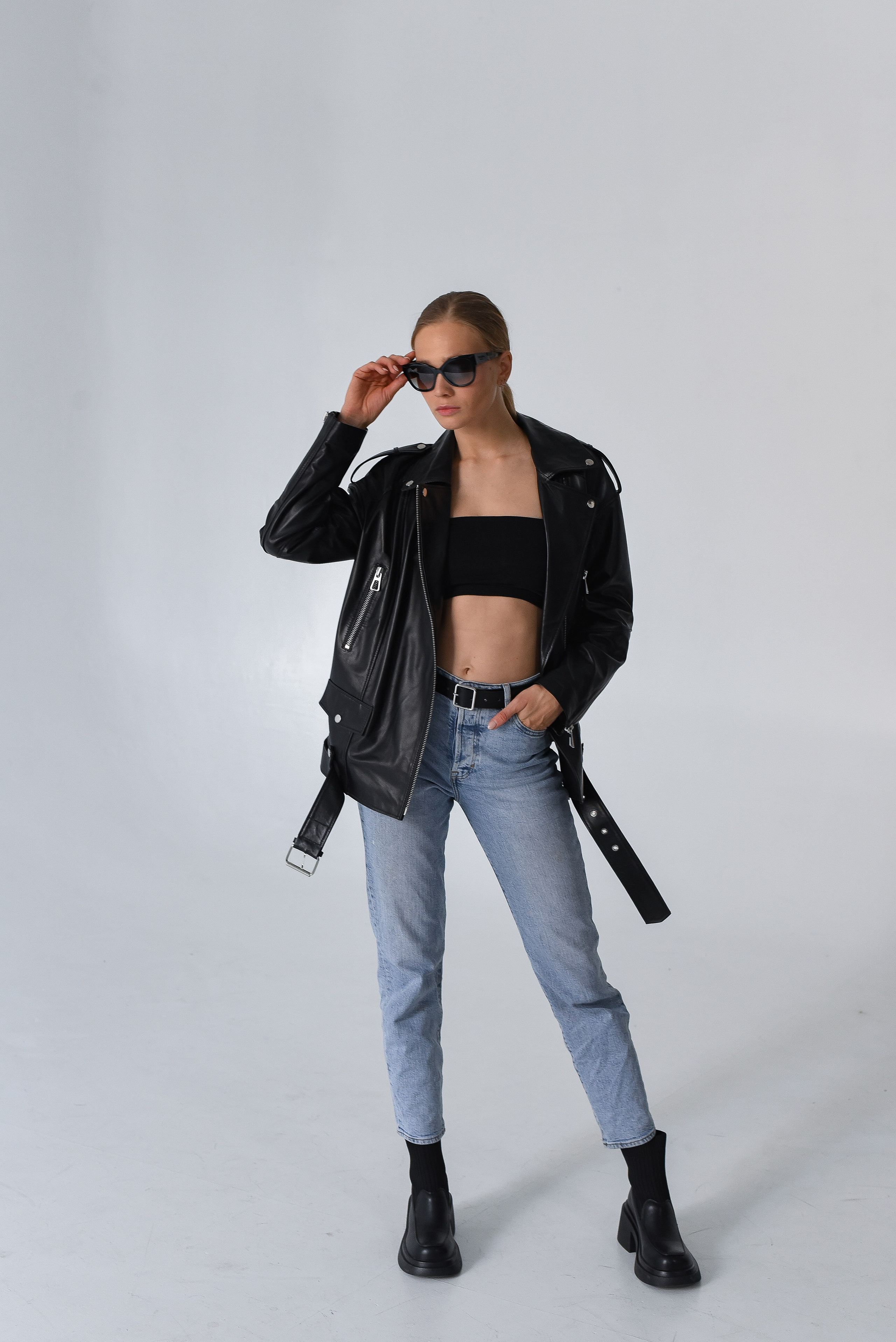 Куртки (фон). Контент фотограф в Москве Лихачева Ксения