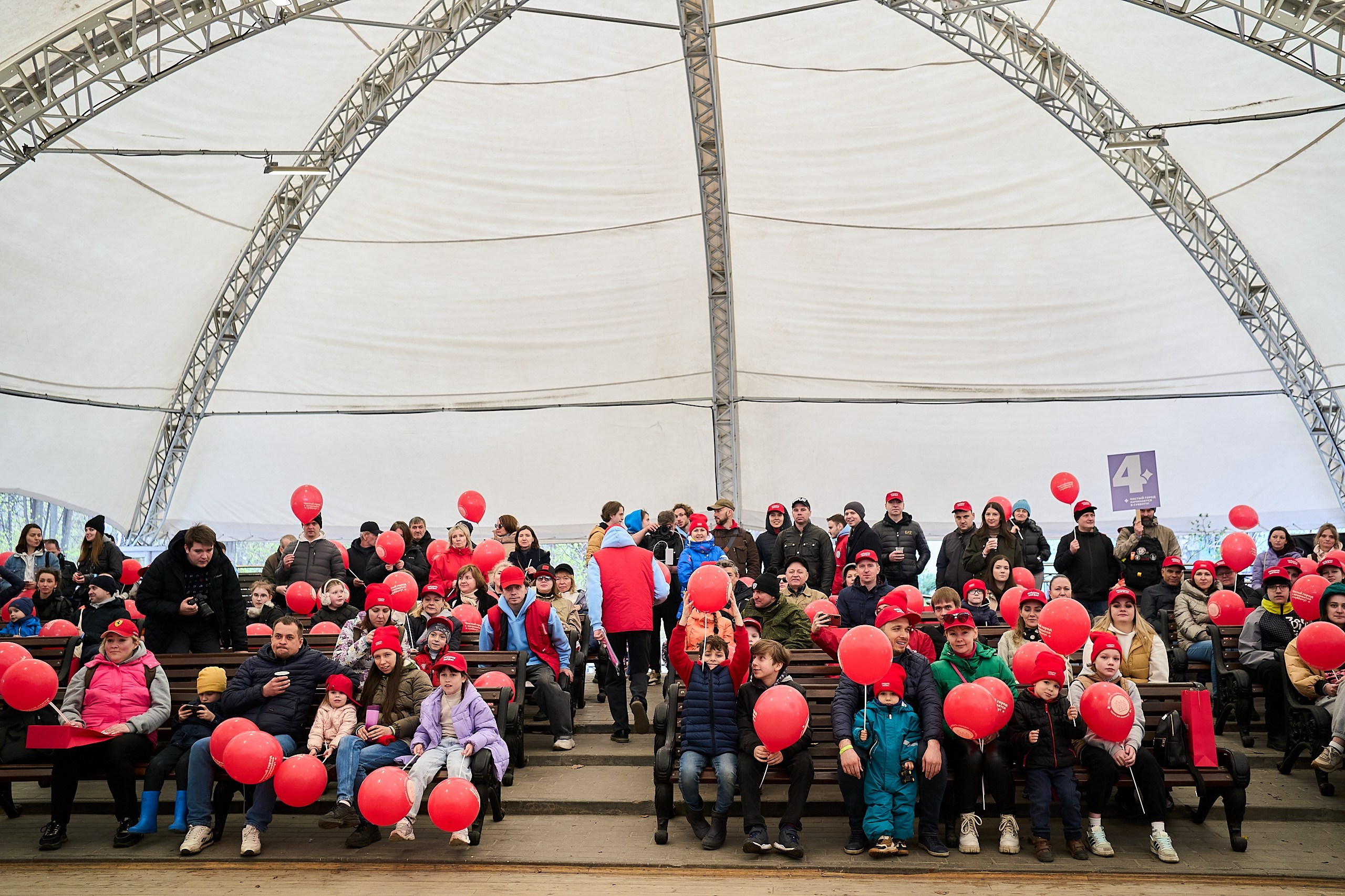 Субботник у Управления делами Мэра и Правительства Москвы. Фотограф и Видеограф в Москве. Олег Корушев