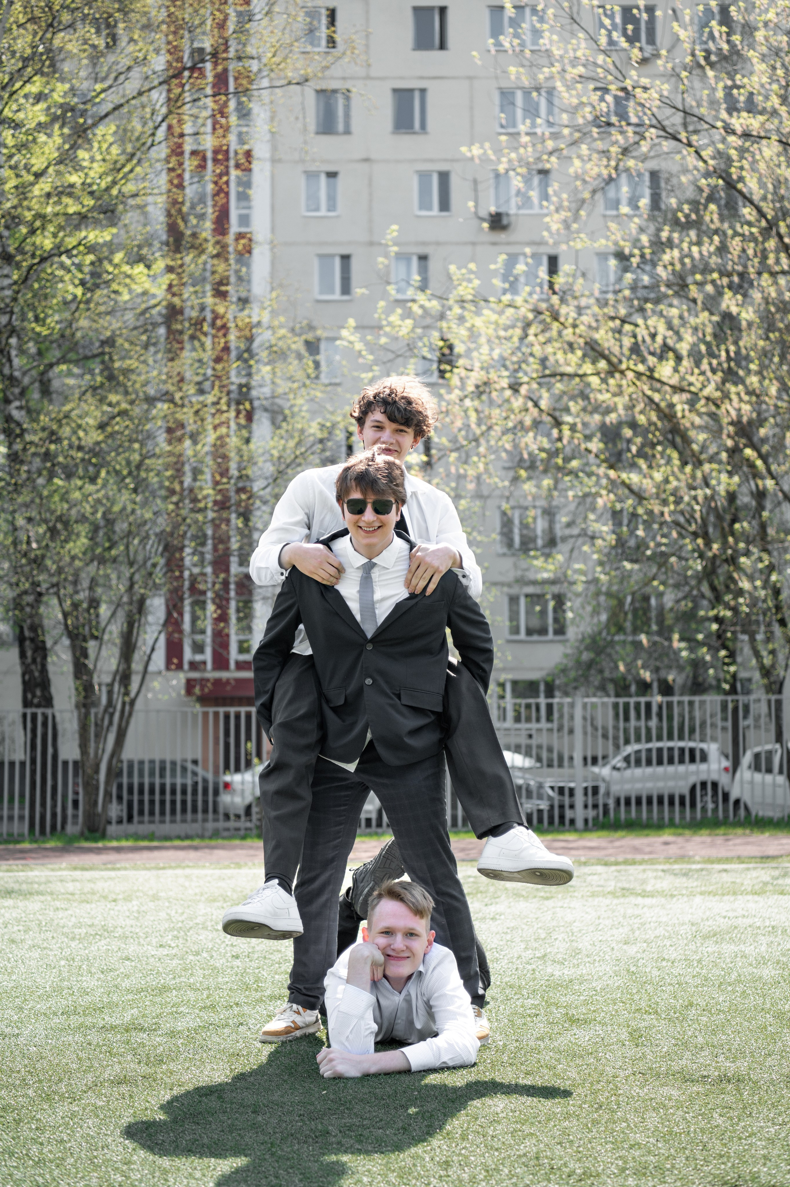 Фотосессия в классе и на территории школы. 9-М класс Школа 1568. Детский и семейный фотограф г. Москва Оксана Катаджи