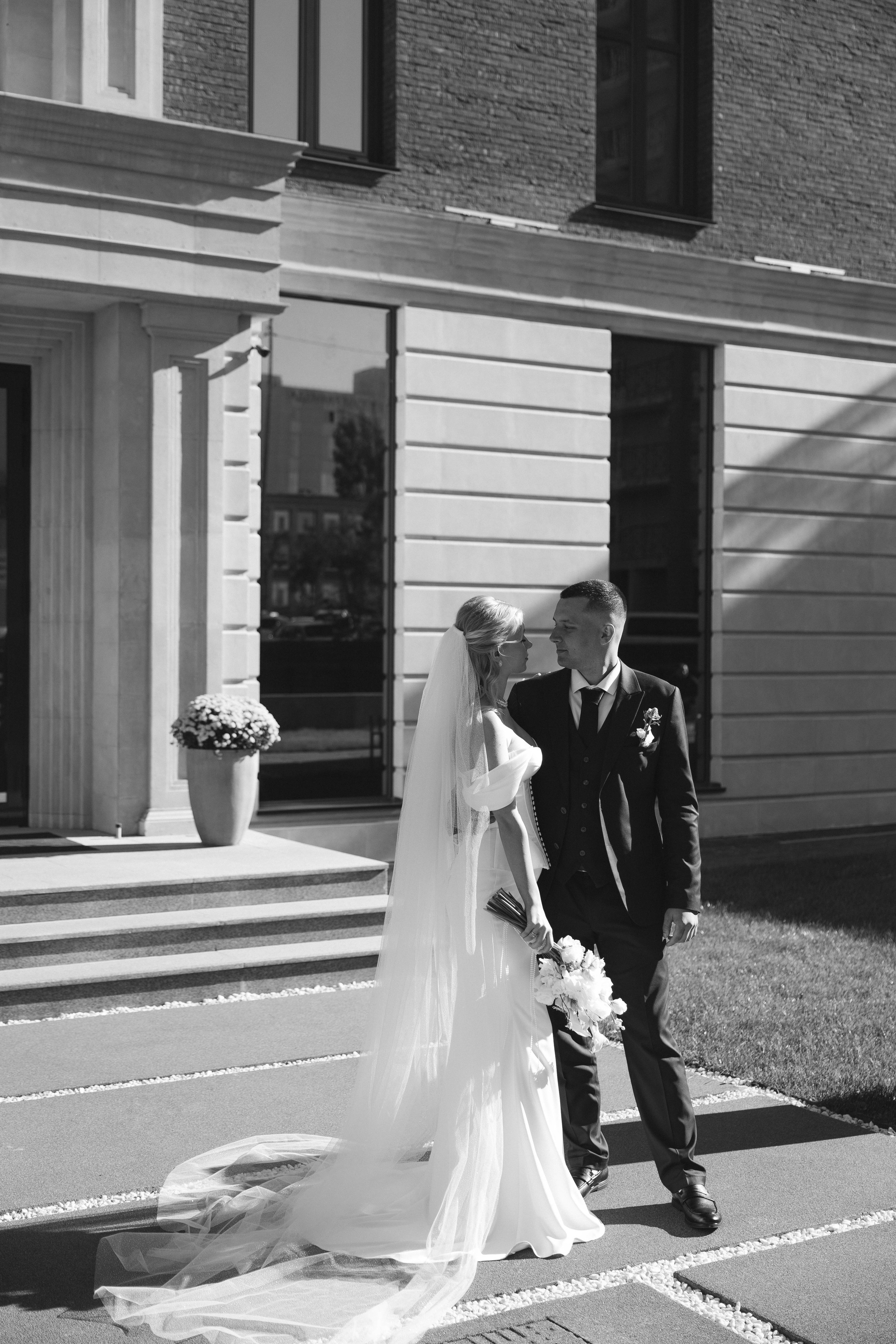 Ангелина, Ефим (прогулка после ЗАГСа). Фотограф в Волгограде Кристина Прохоренко