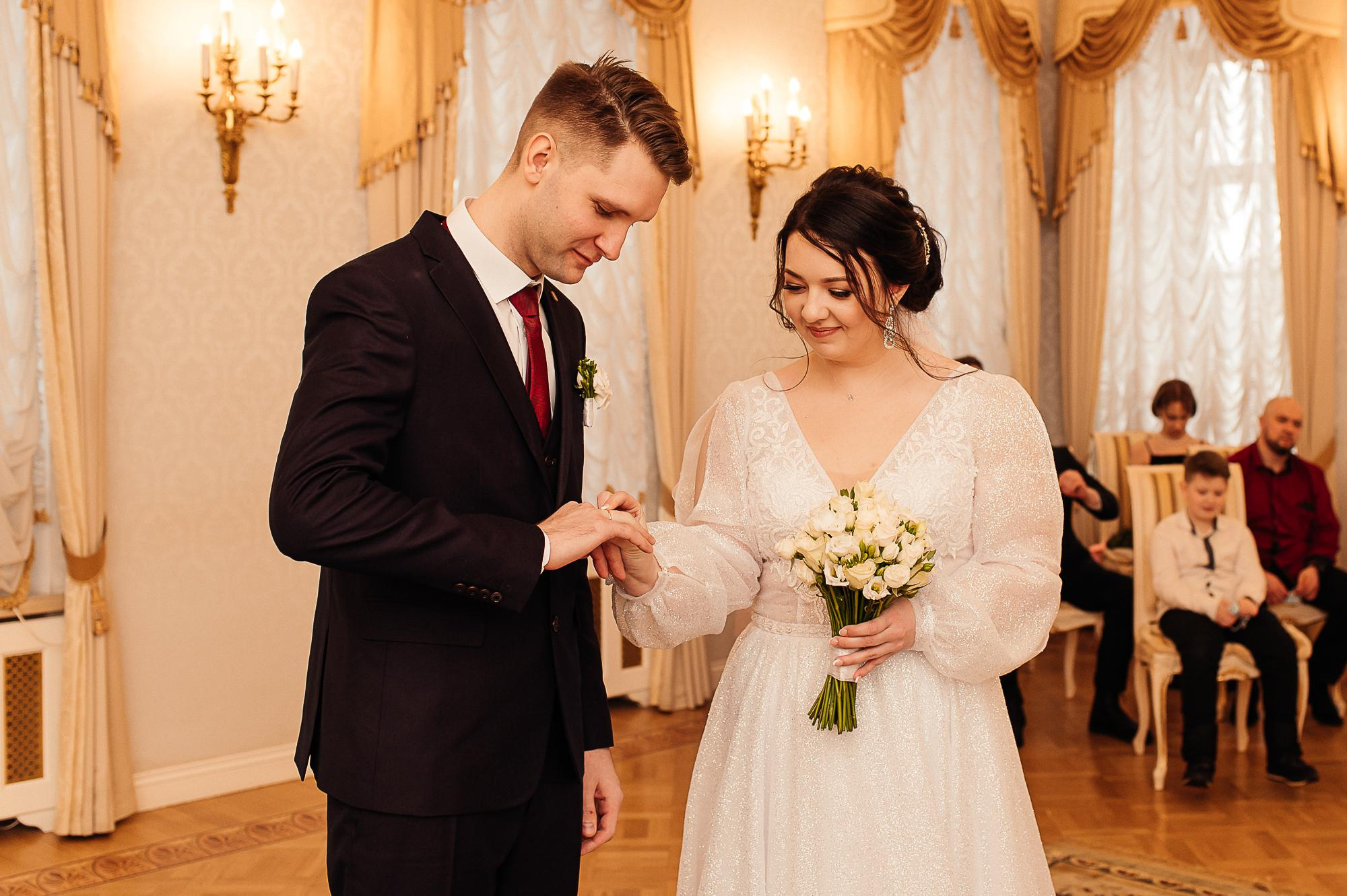 Александр и Юлия анонс. Фотограф Виктория Грибова г. Вологда