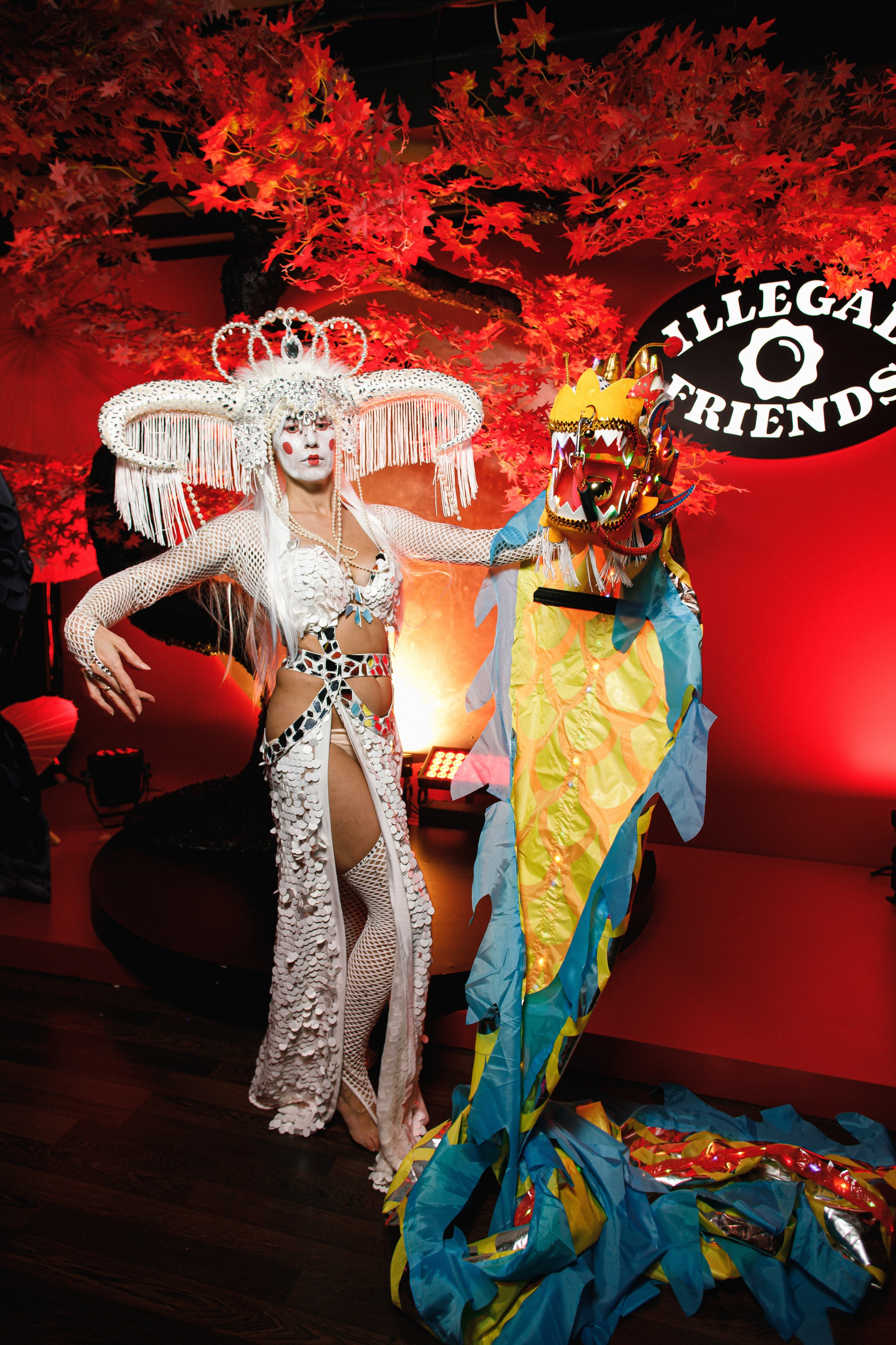 ILLEGAL FRIENDS | ASIA. СВОИ. ФОТООТЧЕТЫ-СОБЫТИЯ-МЕСТА