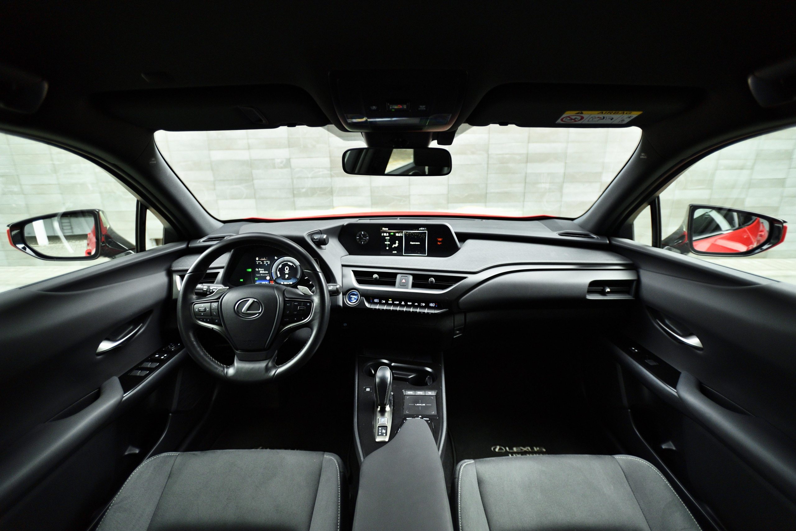 Lexus UX. Автомобильный и интерьерный фотограф в Минске Александр Тагаев