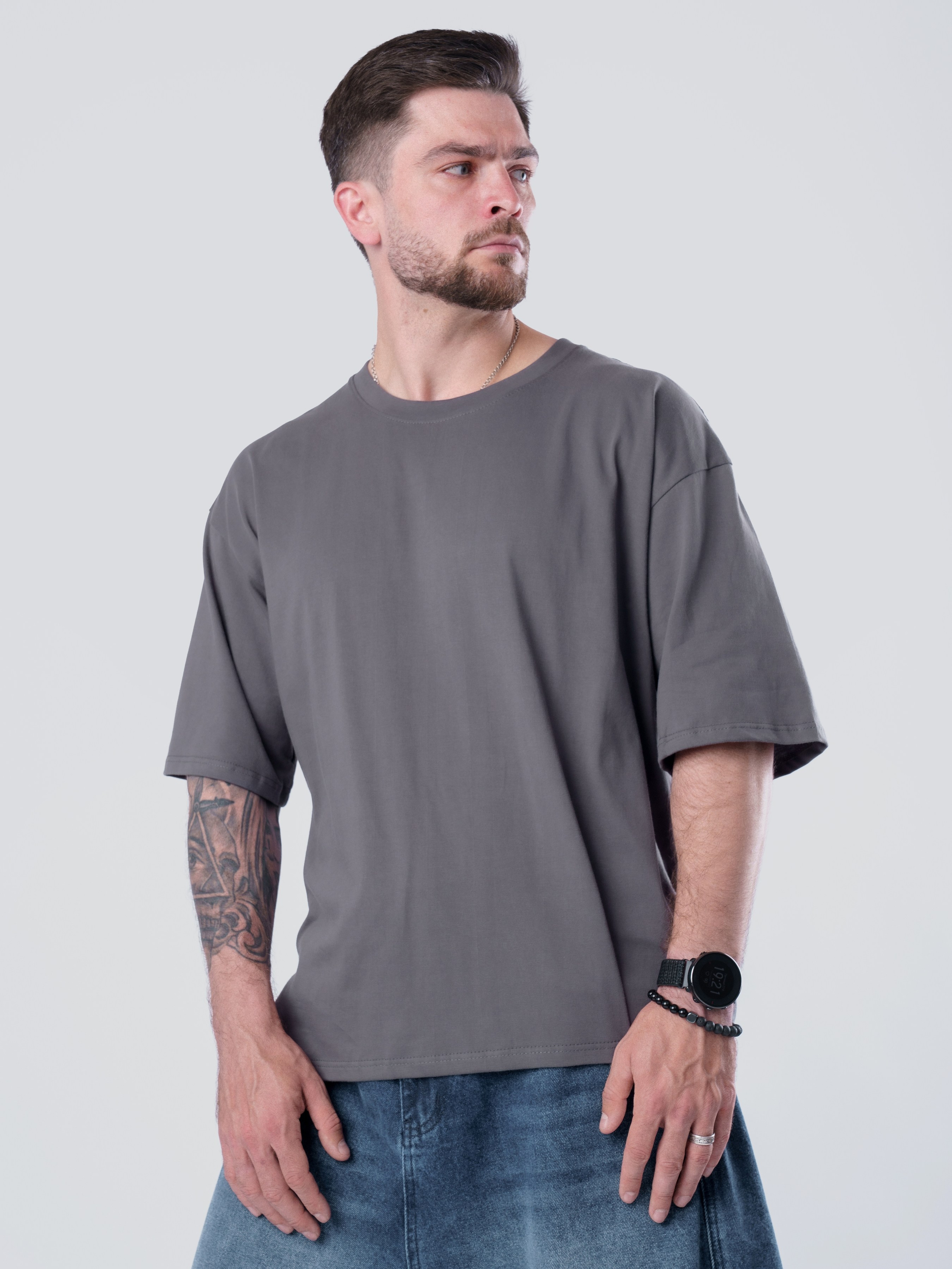 Футболки мужские. KED Production — продакшн из СПб. Создаём фото, видео и контент, который помогает брендам и селлерам продавать больше