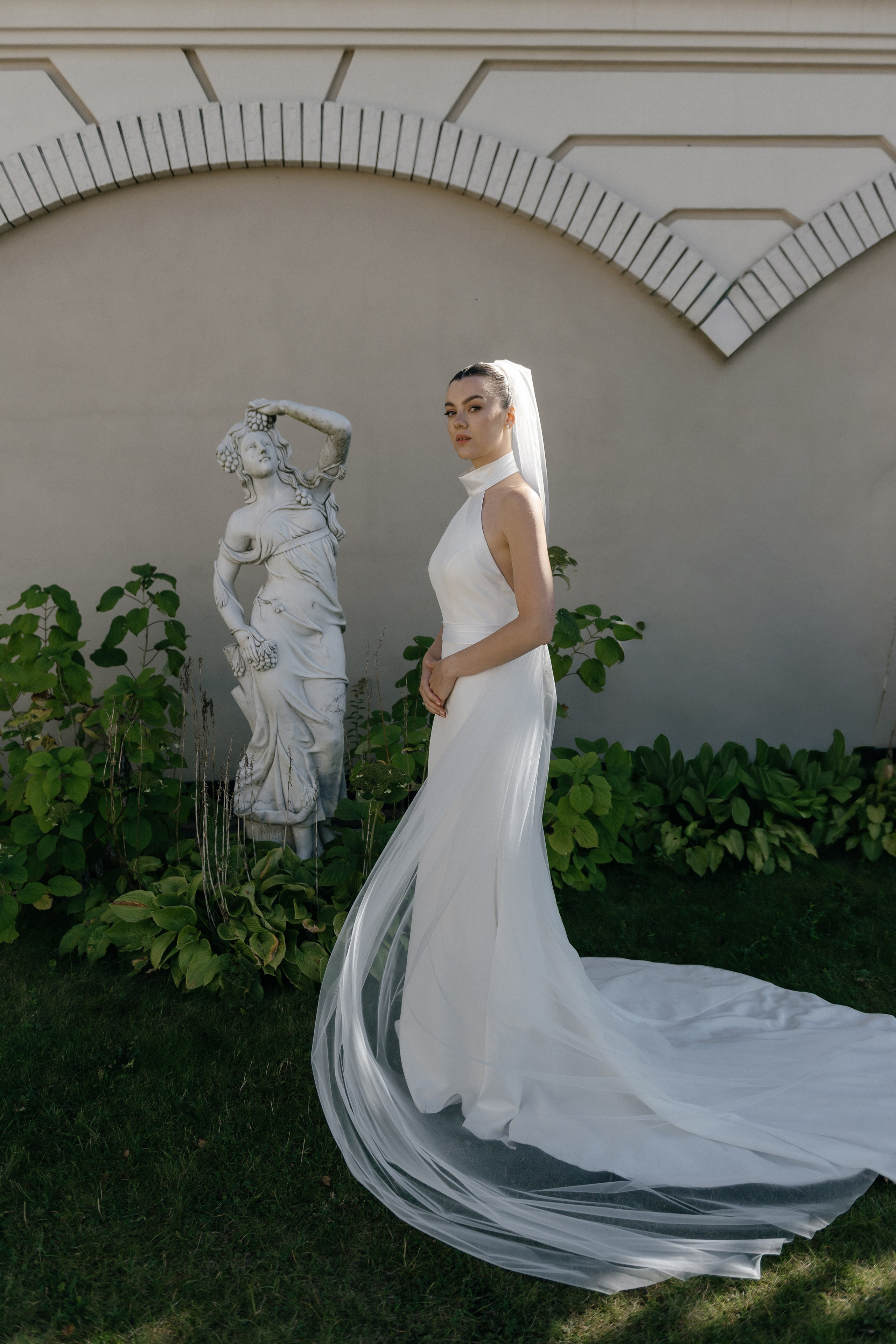 Wedding day in VERSAL PARK. Wedding PHOTOGRAPHER Andrew Vnukov