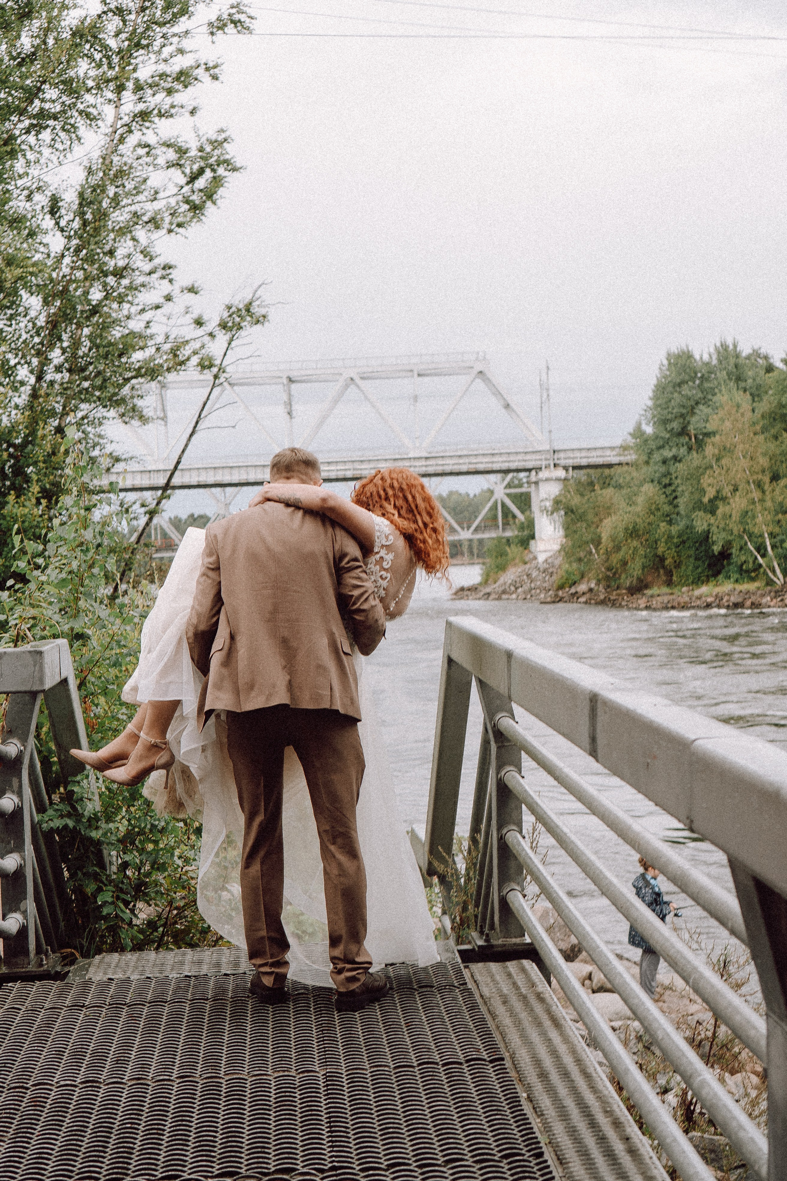 СВАДЕБНАЯ ФОТОСЕССИИЯ ПАРЫ В ГОРОДЕ ПРИОЗЕРСК В СОСНОВОМ ЛЕСУ И С ПИКАПОМ. Профессиональный фотограф, Санкт-Петербург — Виктория Богомолова