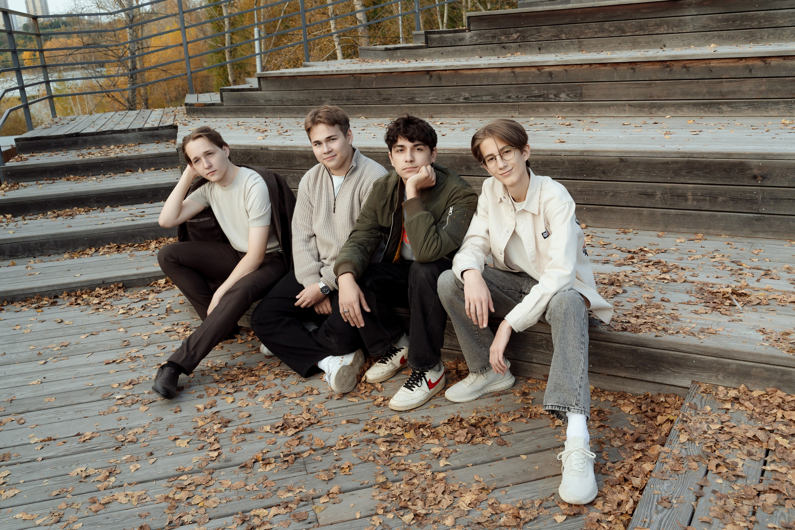 Фотосессия осенью в парке. 11 класс. Фотограф Ким Наталья в Красноярске