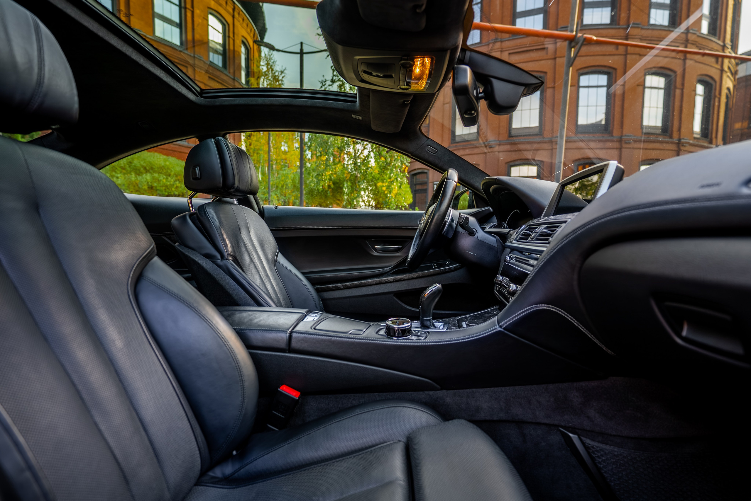 Авто на продажу BMW 6M series coupe. KUSTOV PRODUCTION — профессиональная фотосъёмка в Москве