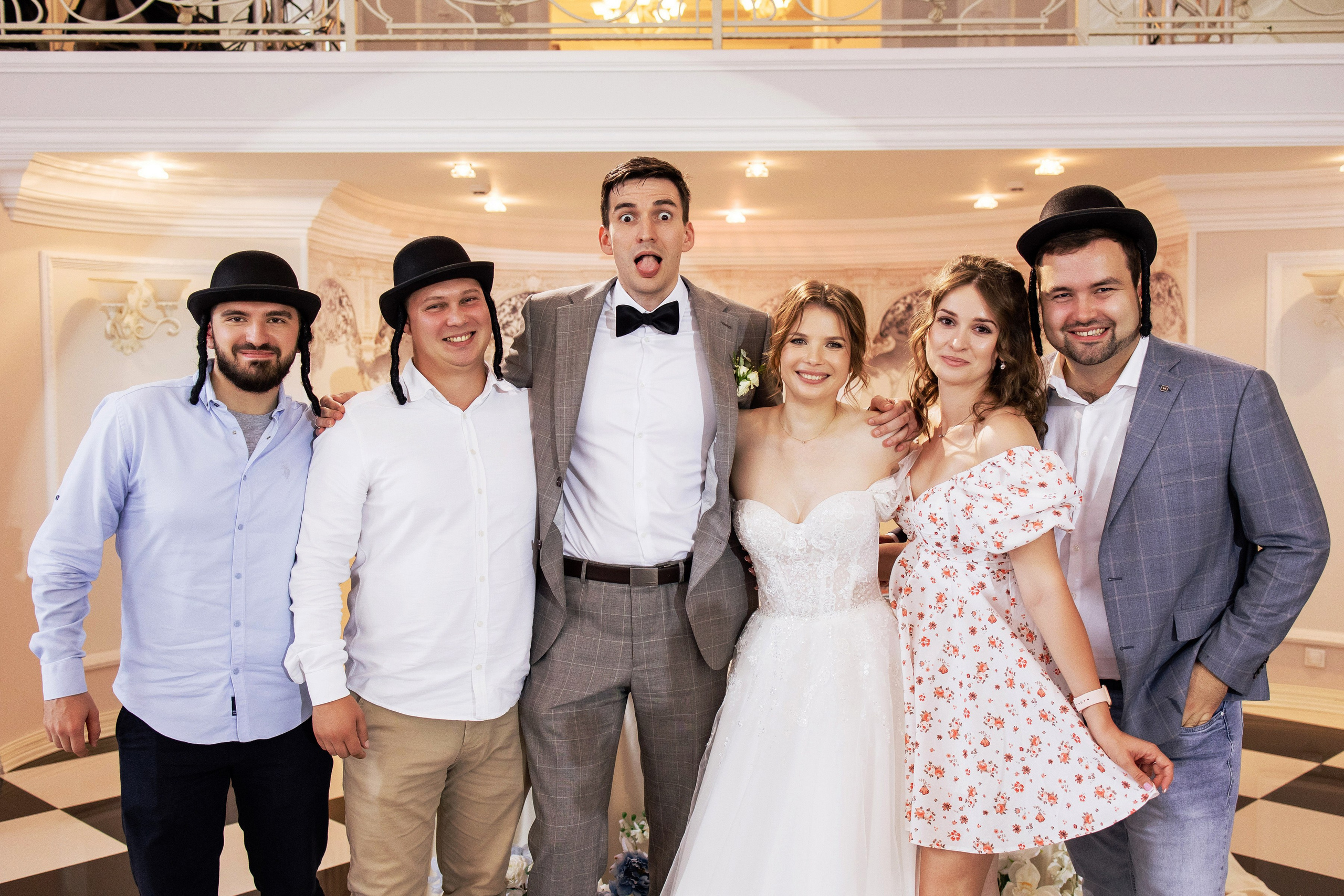 Свадебное утро в Hyatt Regency Хаятт Редженси, свадебная прогулка на Арме и банкет в О’Шалей. Свадебный и семейный фотограф Екатерина Иванова