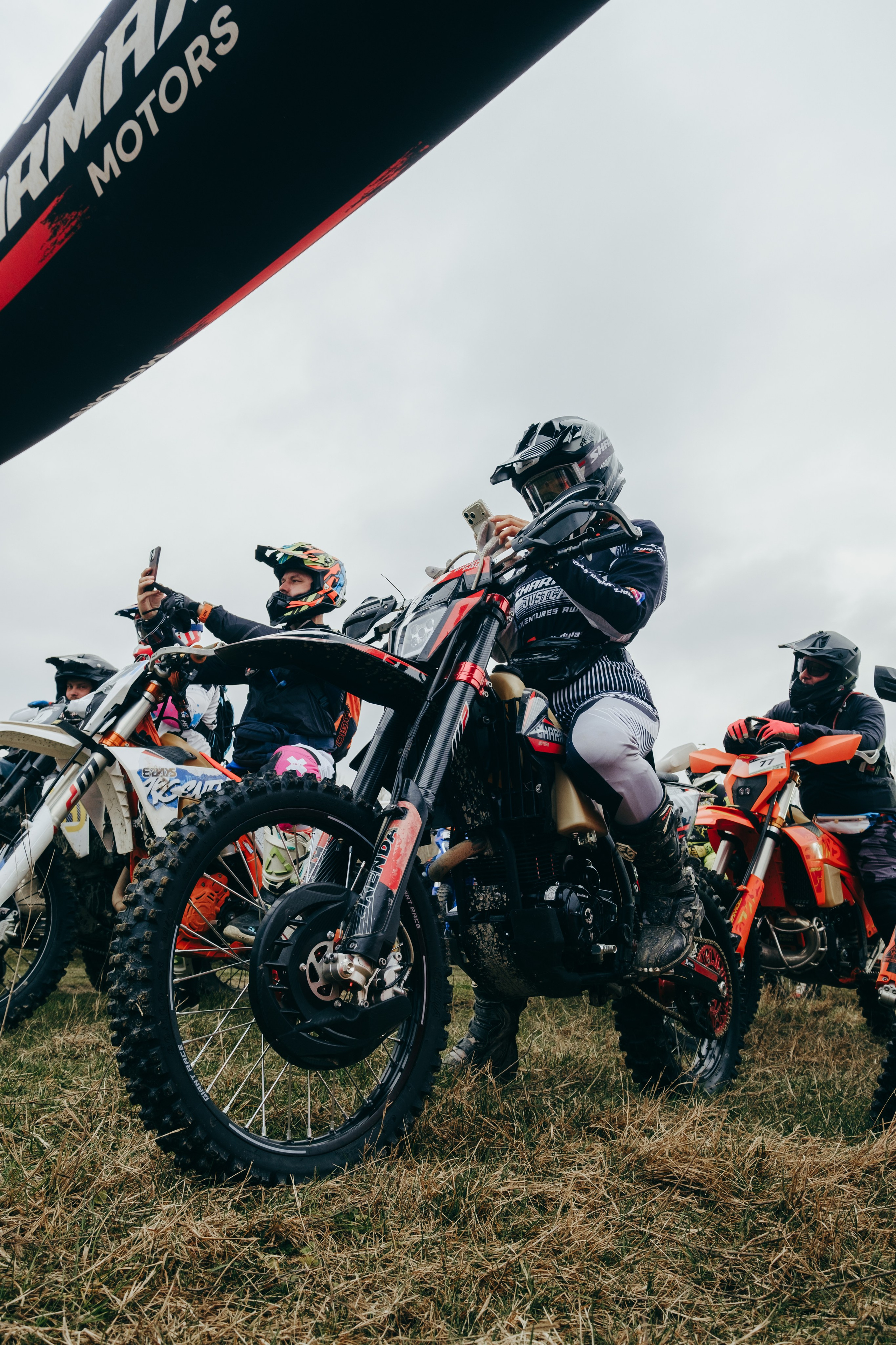 Эндуро Фест от Shamax Motors (Краснодар). Свадебный фотограф Денис Ожигин в Краснодаре и крае. Эмоциональная и стильная съемка вашего дня