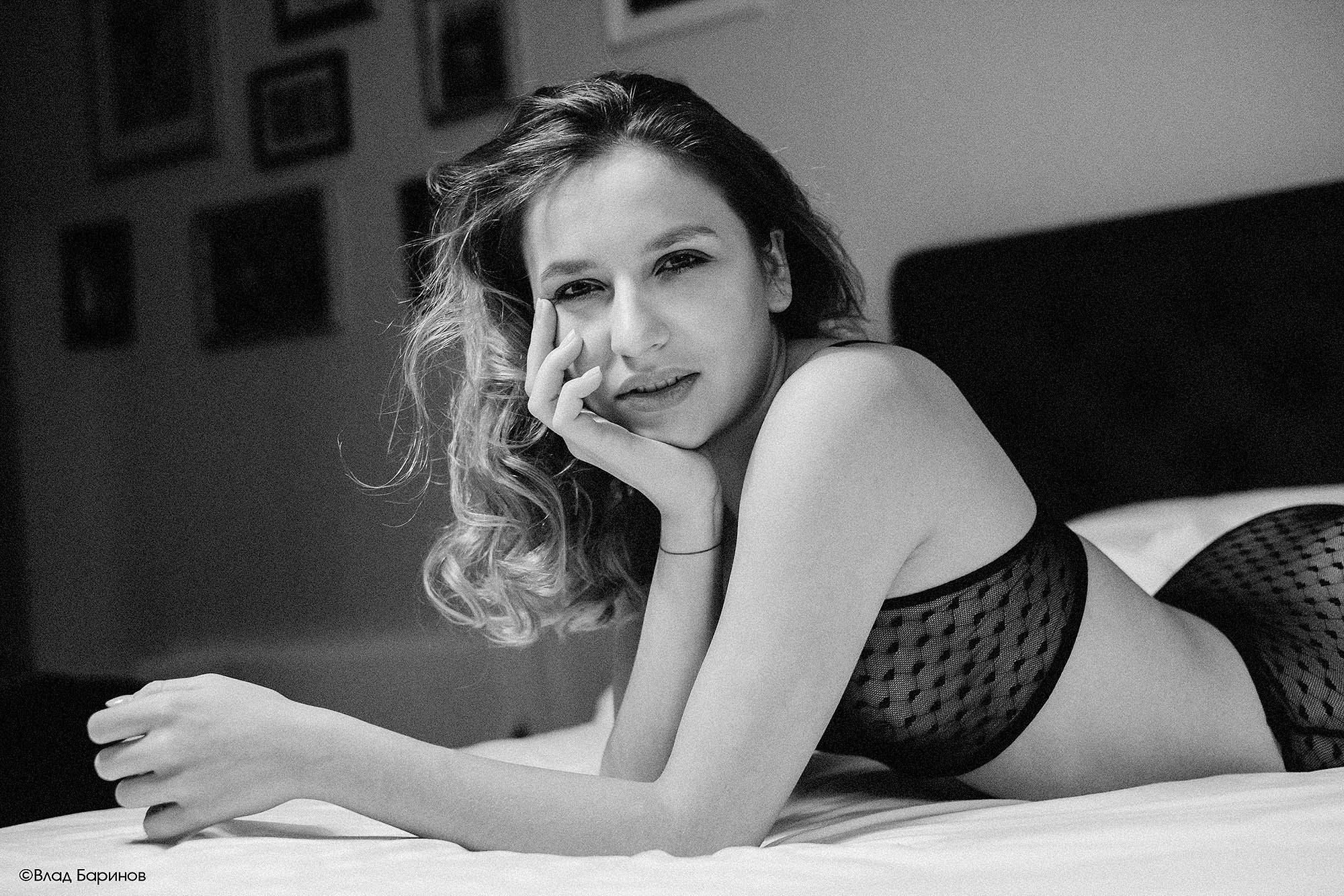 Черно-белая Будуарная фотография