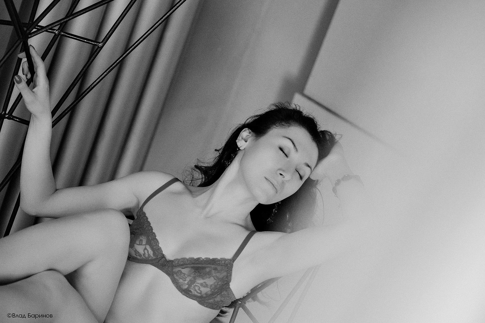 Черно-белая Будуарная фотография