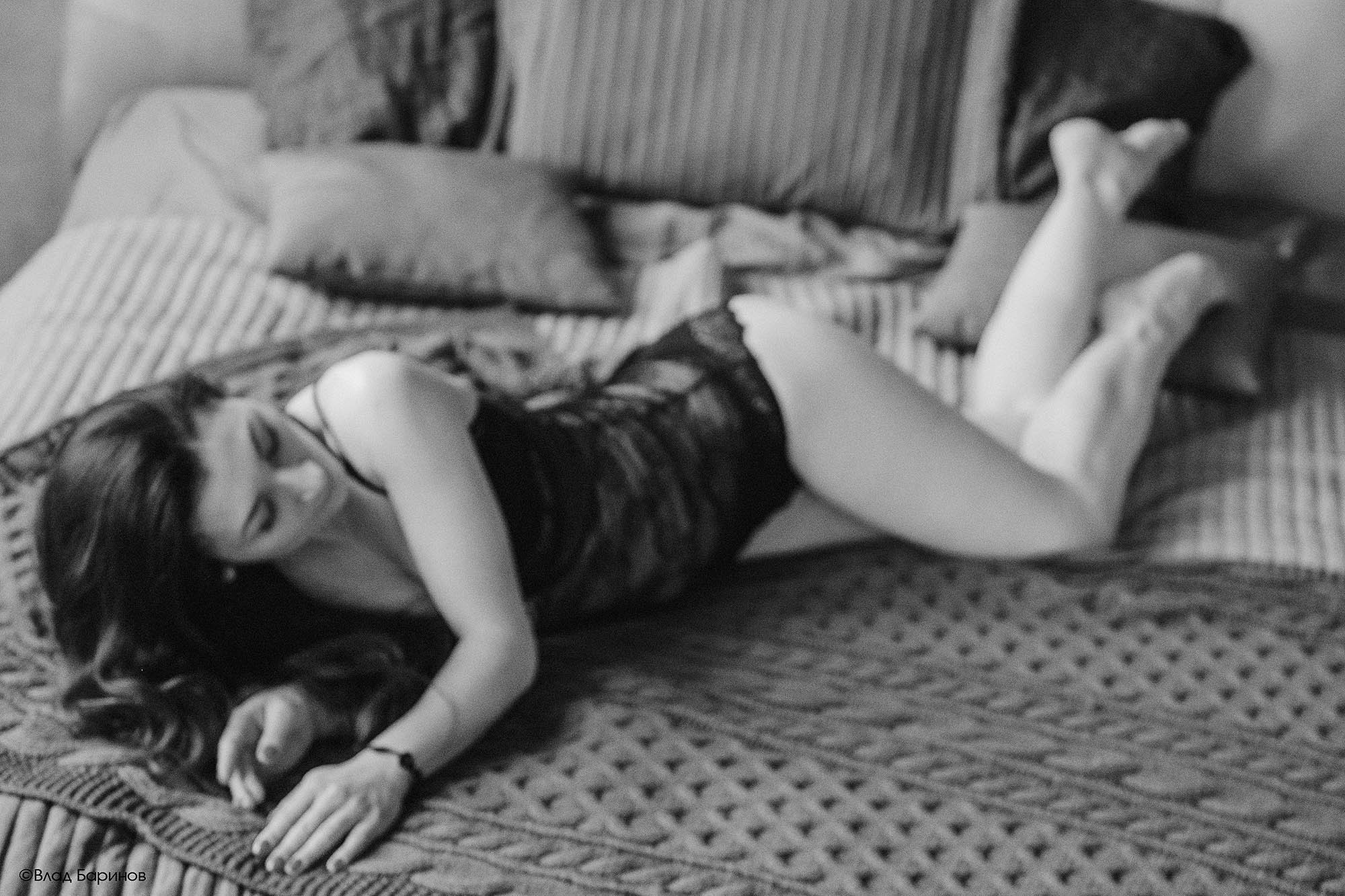 Черно-белая Будуарная фотография