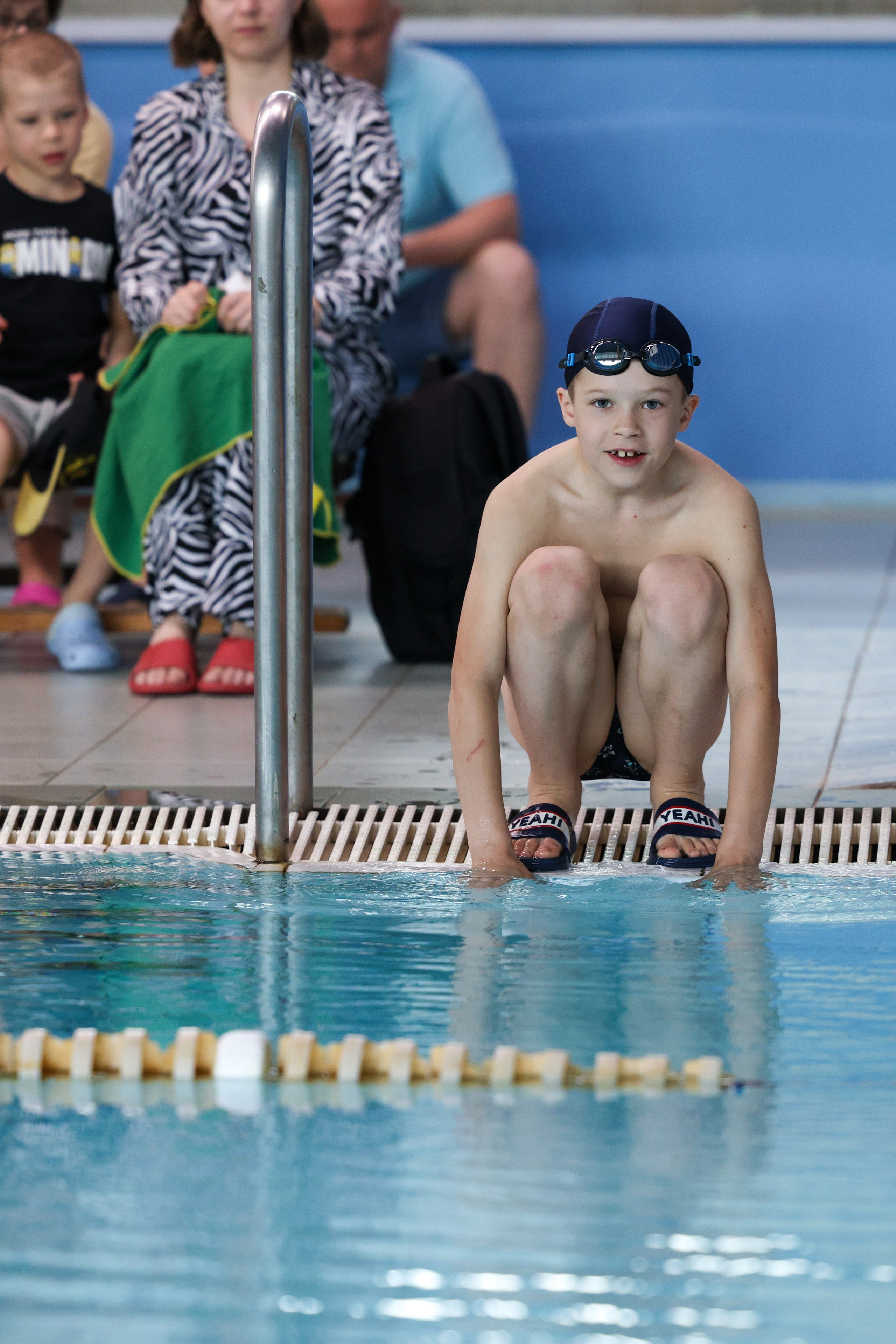 Веселый дельфин. Плавание. Дети 8-9 лет. Фотограф Александр Заломаев