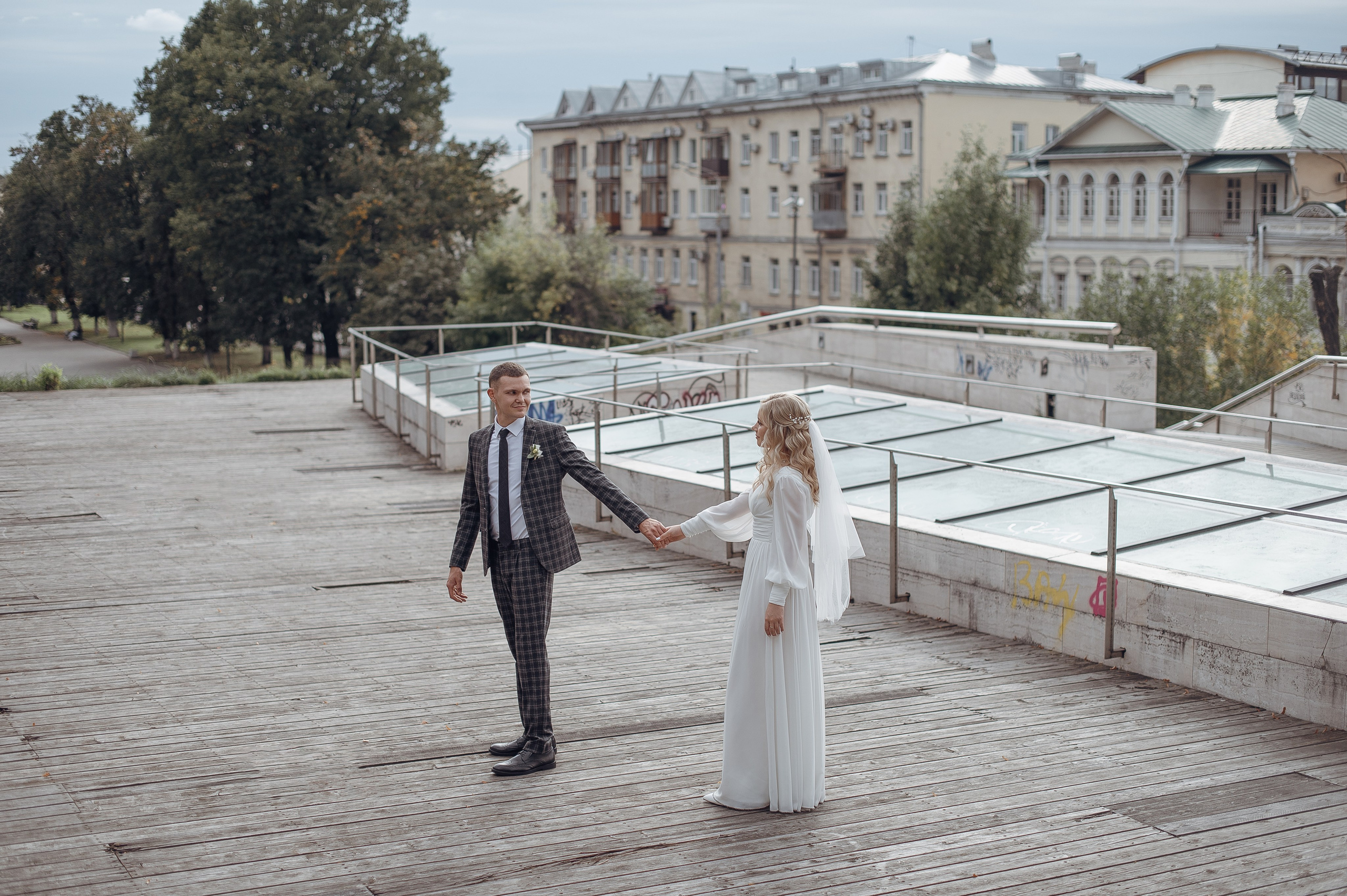 Тёплым осенним днём Николай и Наталья. Свадебный фотограф в Ярославле Денис Медоваров