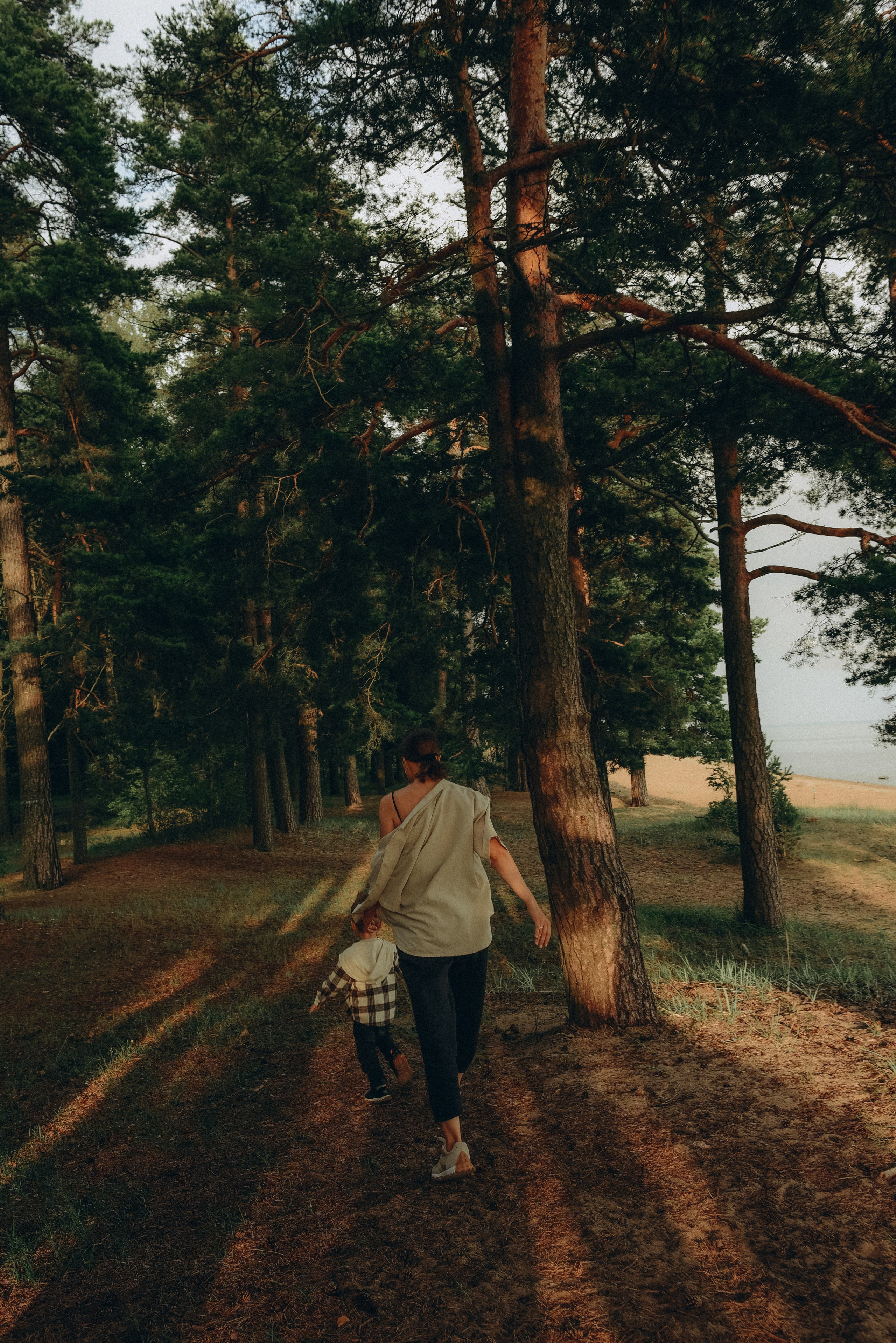 Фотопрогулка мама и сын. Екатерина и Илай. Семейный и свадебный фотограф в Санкт-Петербурге Яна
