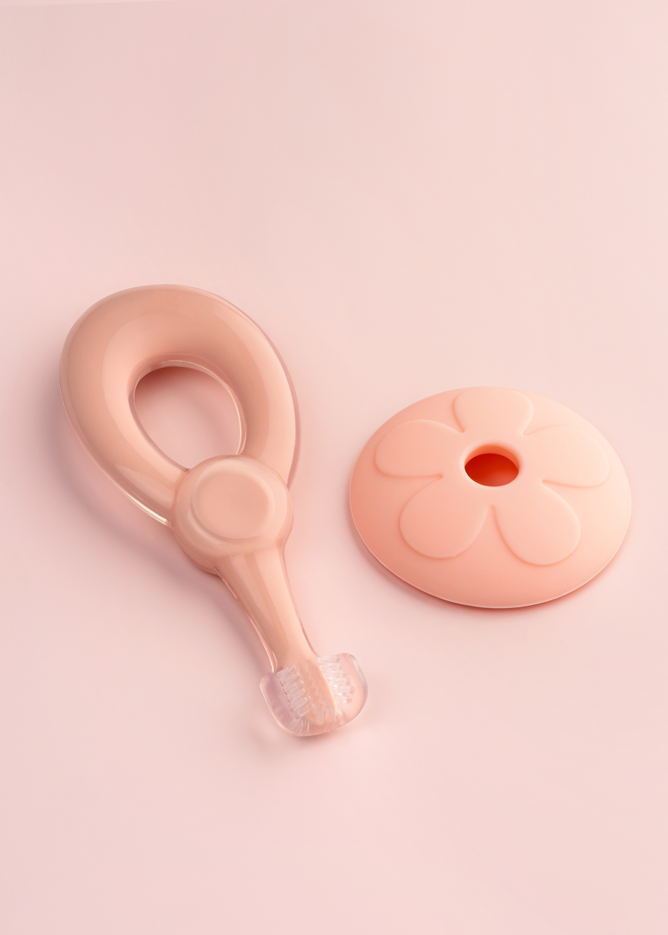 On White детские зубные щетки. Екатерина Лементуева фуд-фотограф, предметный фотограф, Новосибирск