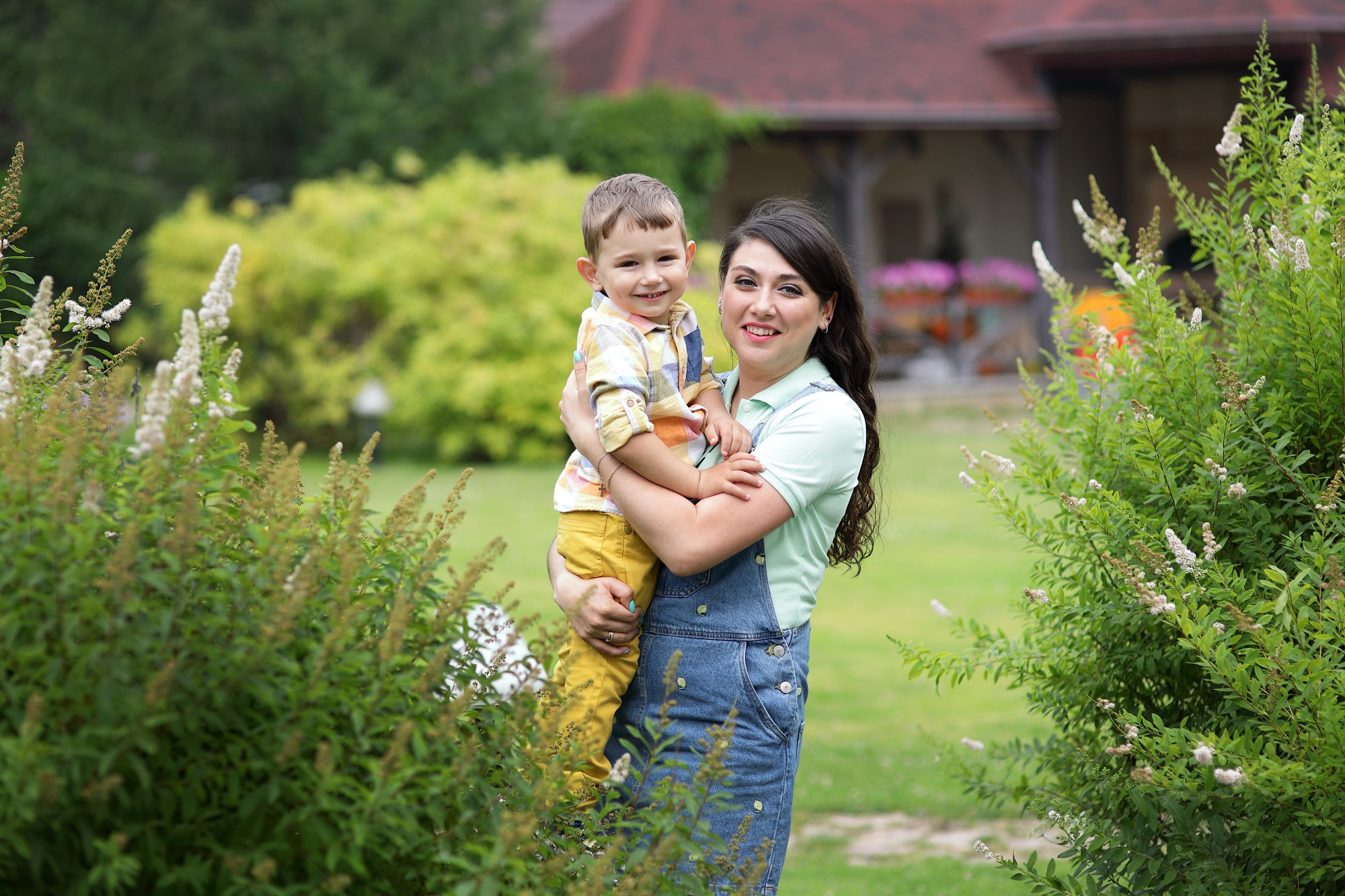 Семейные фотосессии на улице. Свадебный и семейный фотограф и видеограф в Екатеринбурге Полянские Тимур и Анастасия