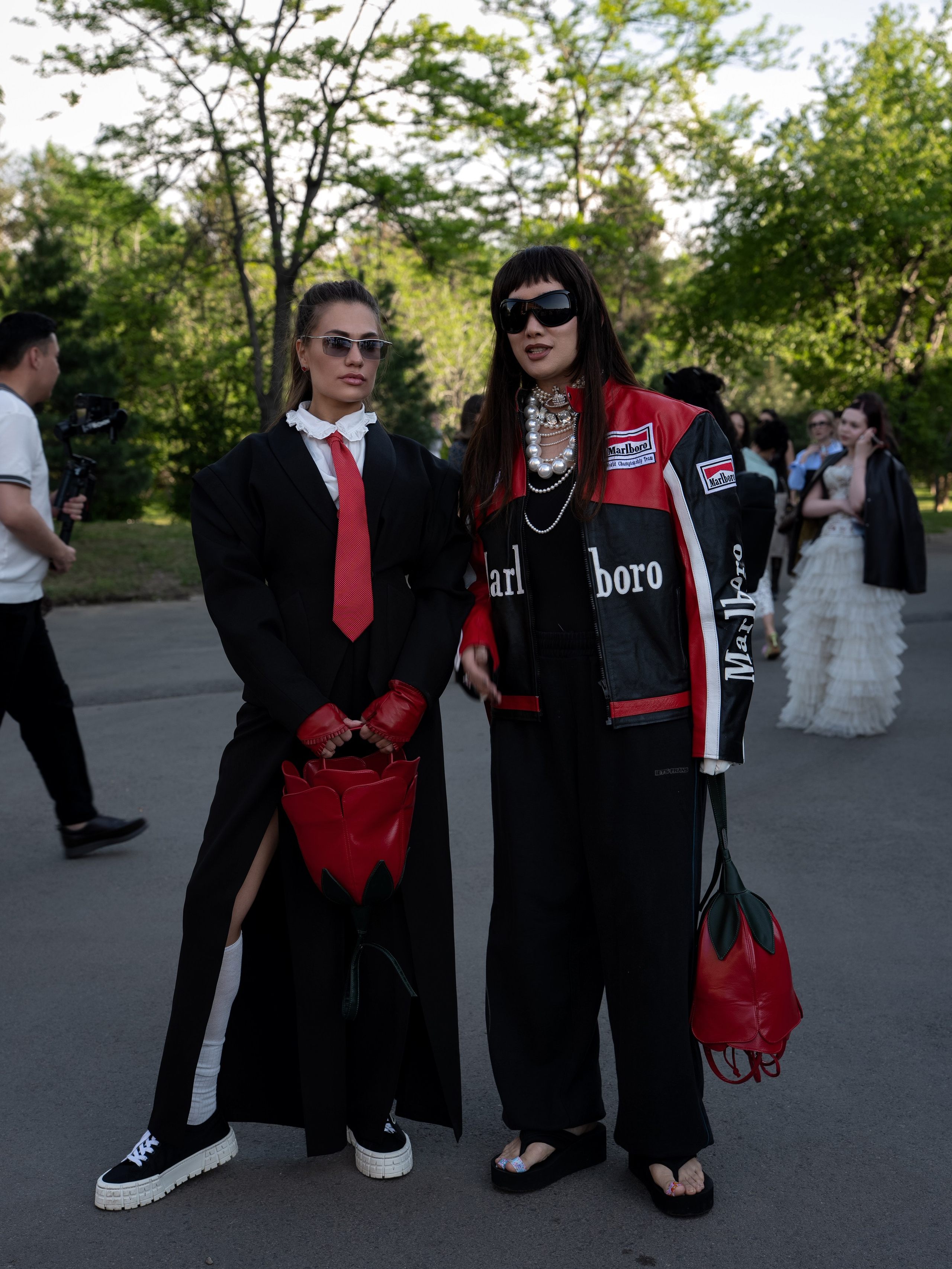 Visa Fashion Week Almaty Pre-Fall 2026 April StreetStyle Day 2. Сайт Алматинского НЮ АРТ, будуар и фэшн фотографа Дениса Карпенко