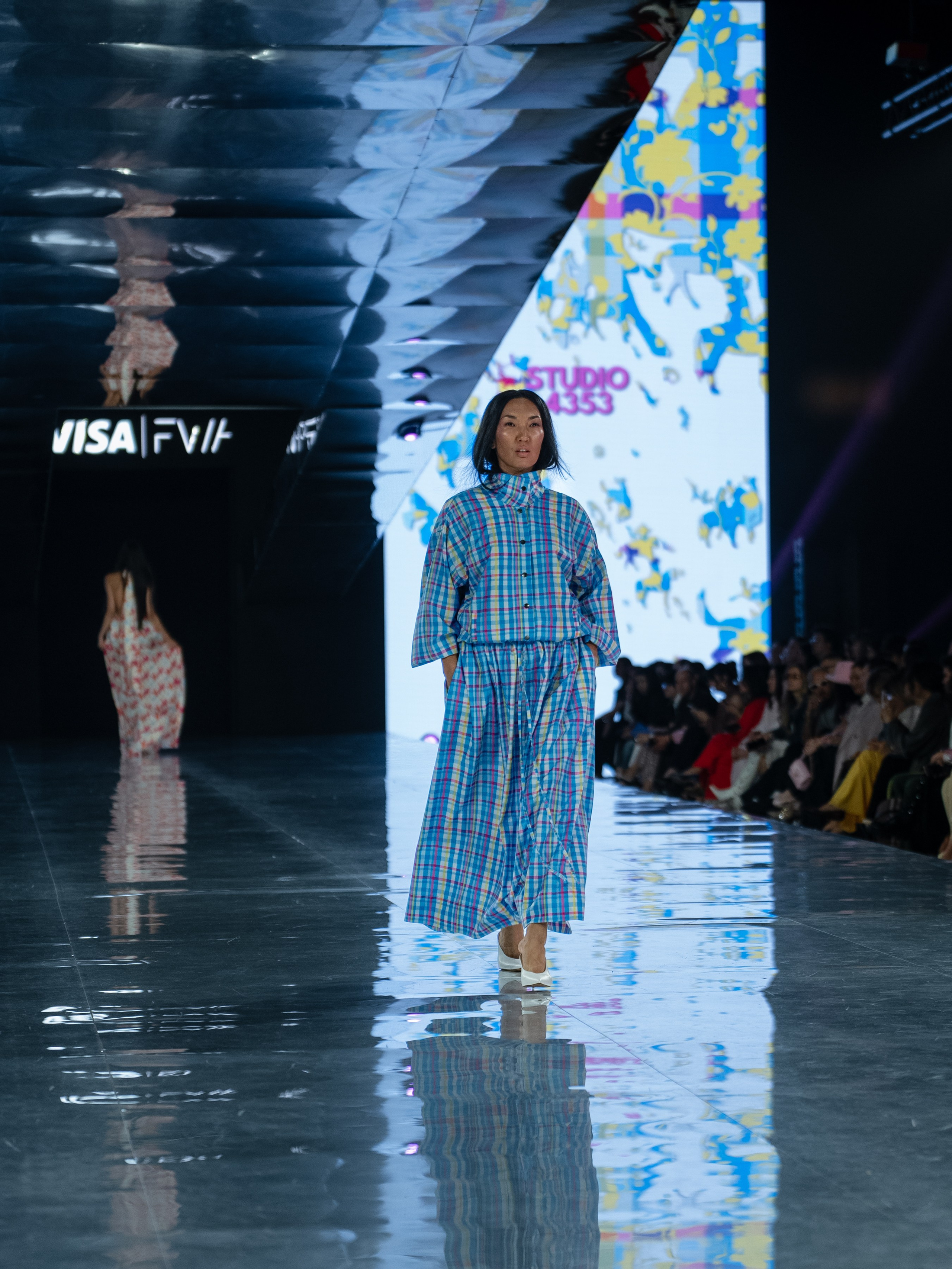 Visa Fashion Week Studio 4353. Сайт Алматинского НЮ АРТ, будуар и фэшн фотографа Дениса Карпенко