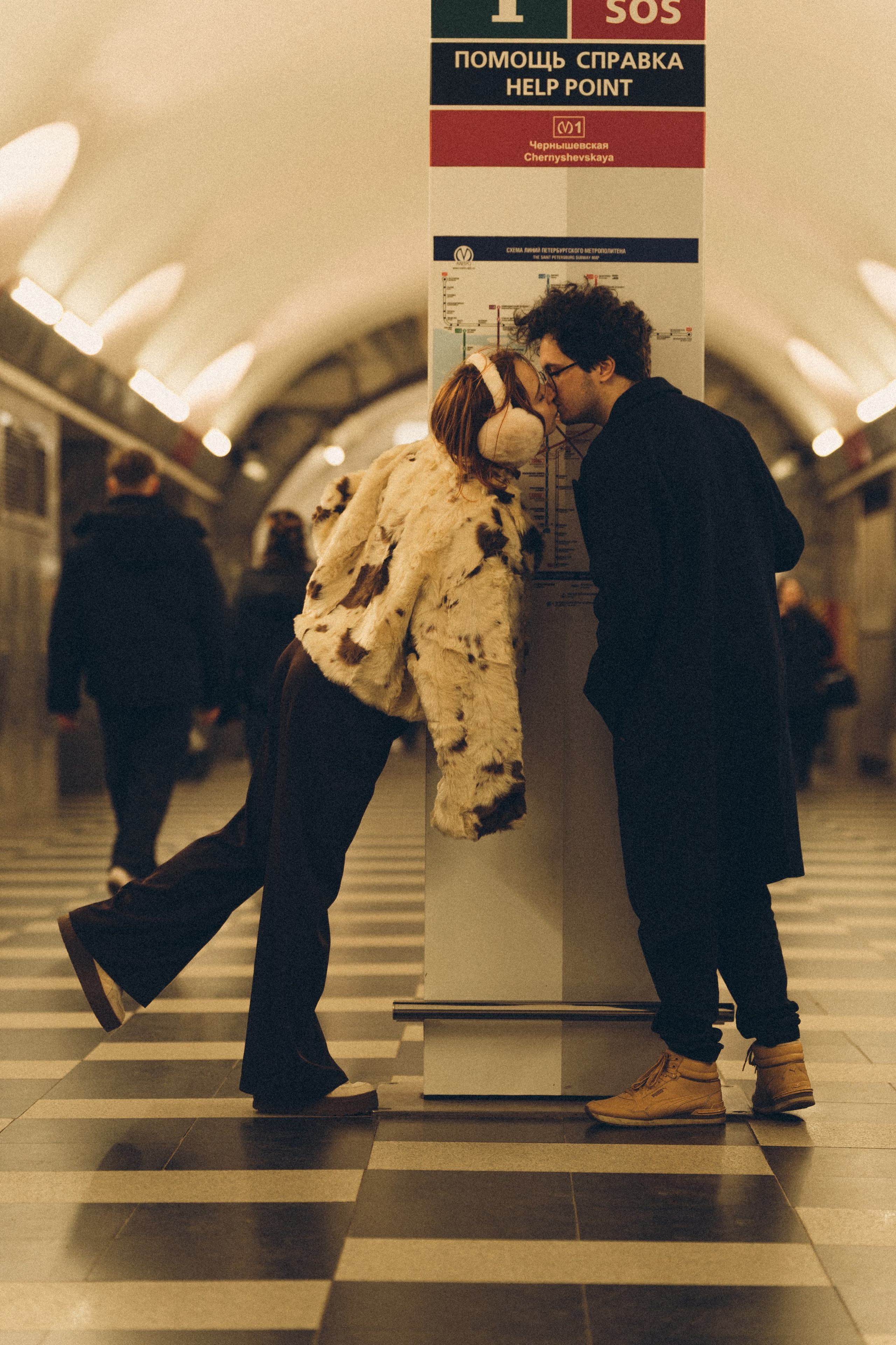 НОВОГОДНЯЯ ФОТОСЕСИИЯ ПАРЫ В МЕТРО ЛЮБОВЬ. Профессиональный фотограф, Санкт-Петербург — Виктория Богомолова