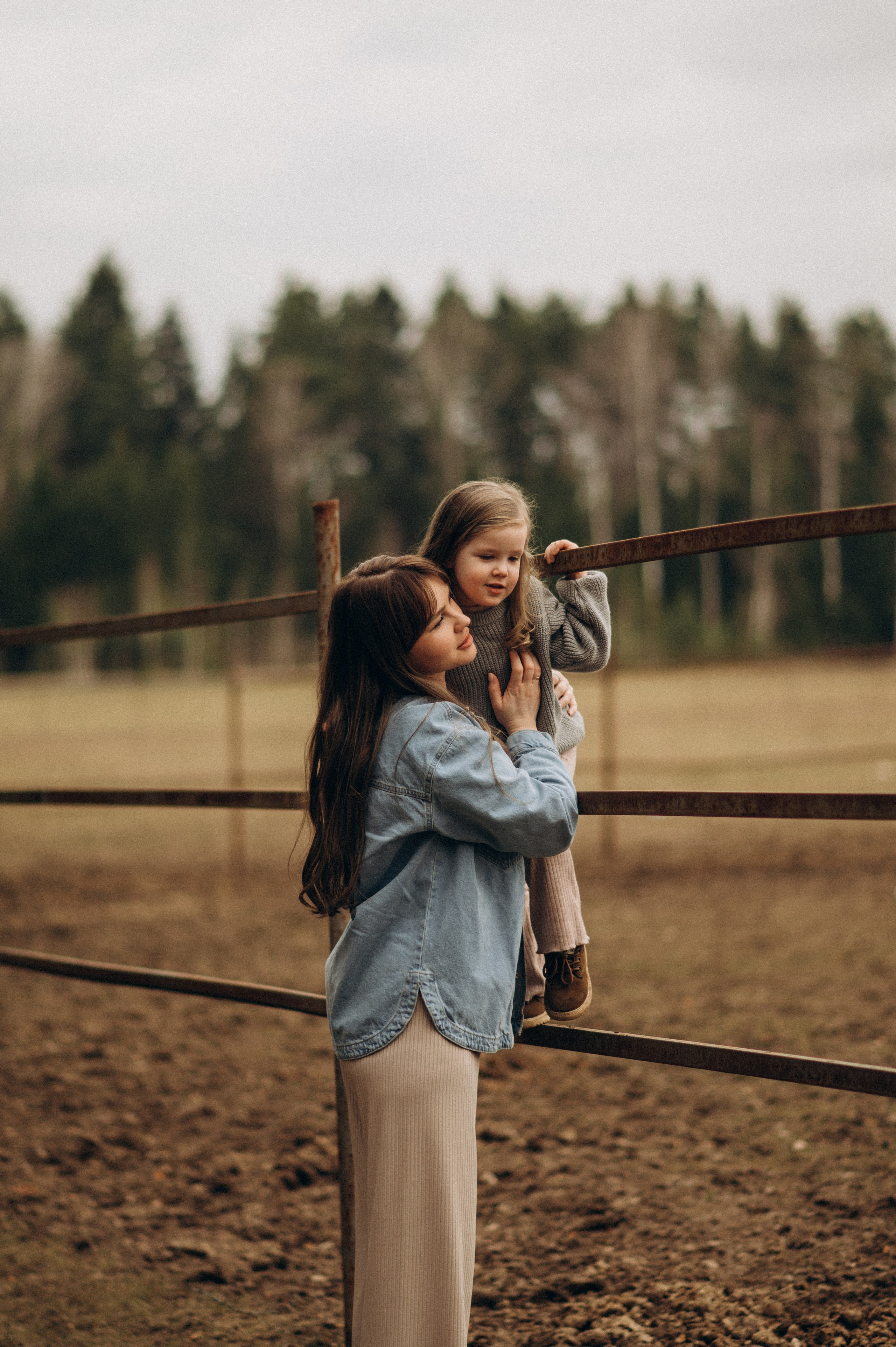 На конюшне. Семейный фотограф Нагорнова Виктория