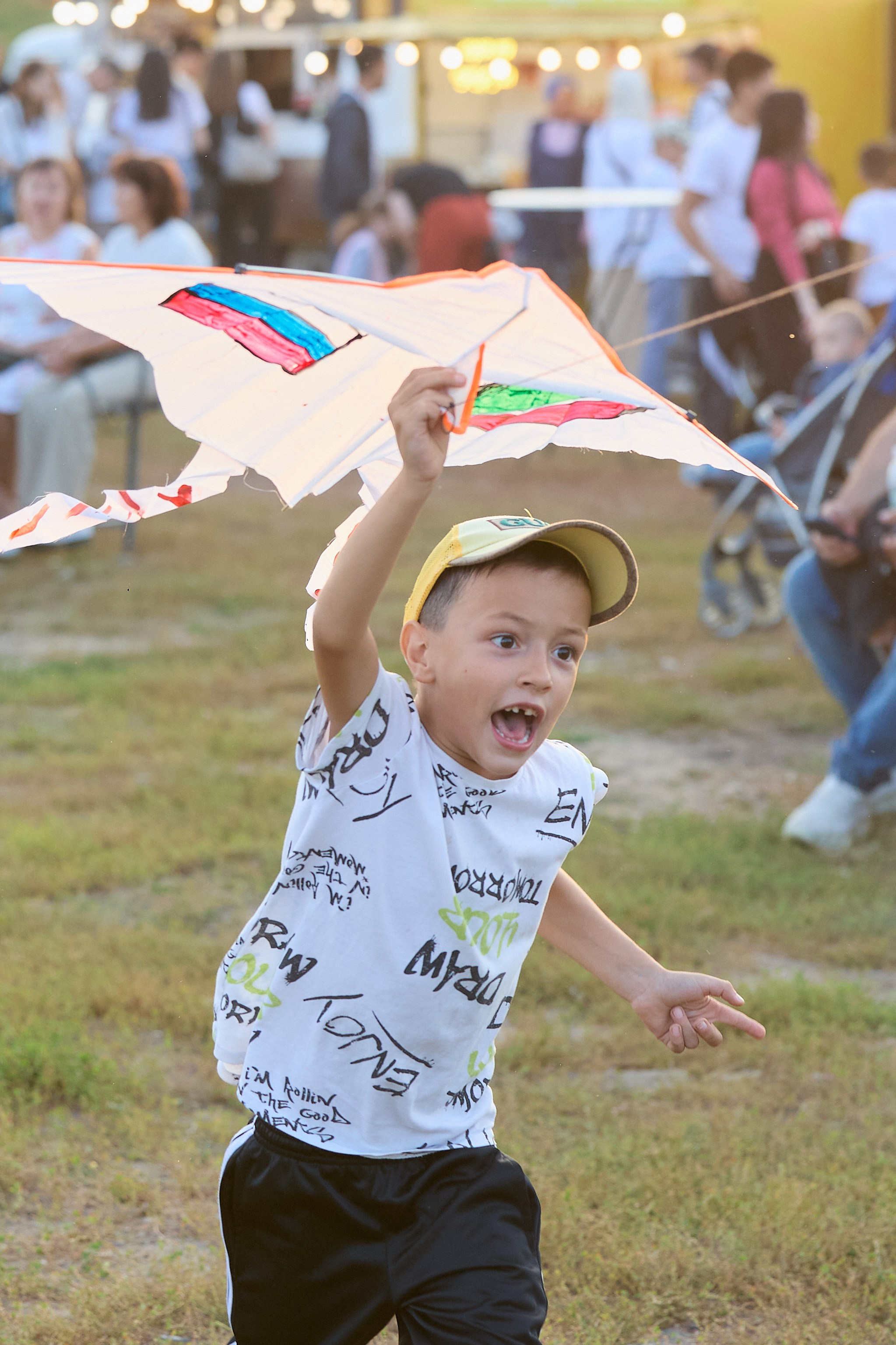 Фестиваль ЖИЗНЕЛЮБ. Мое имя Раиль. Я репортажный фотограф в Казани, так же мой любимый жанр — свадебный фотограф