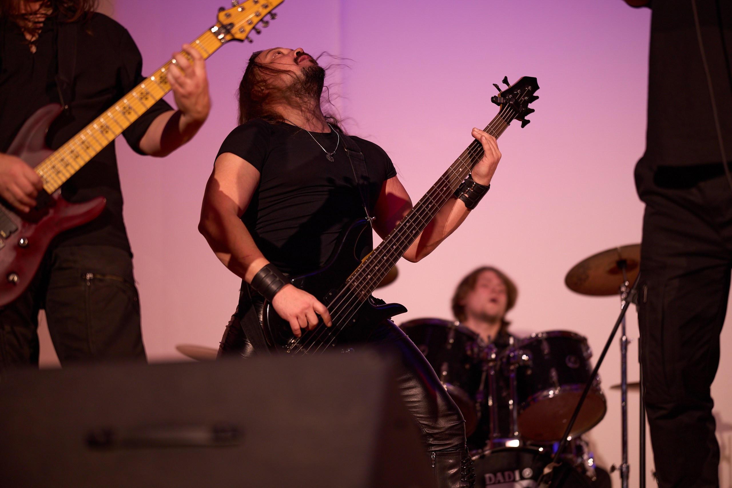 Мантикон V (2025). Фотографирует красивое Денис Горностаев