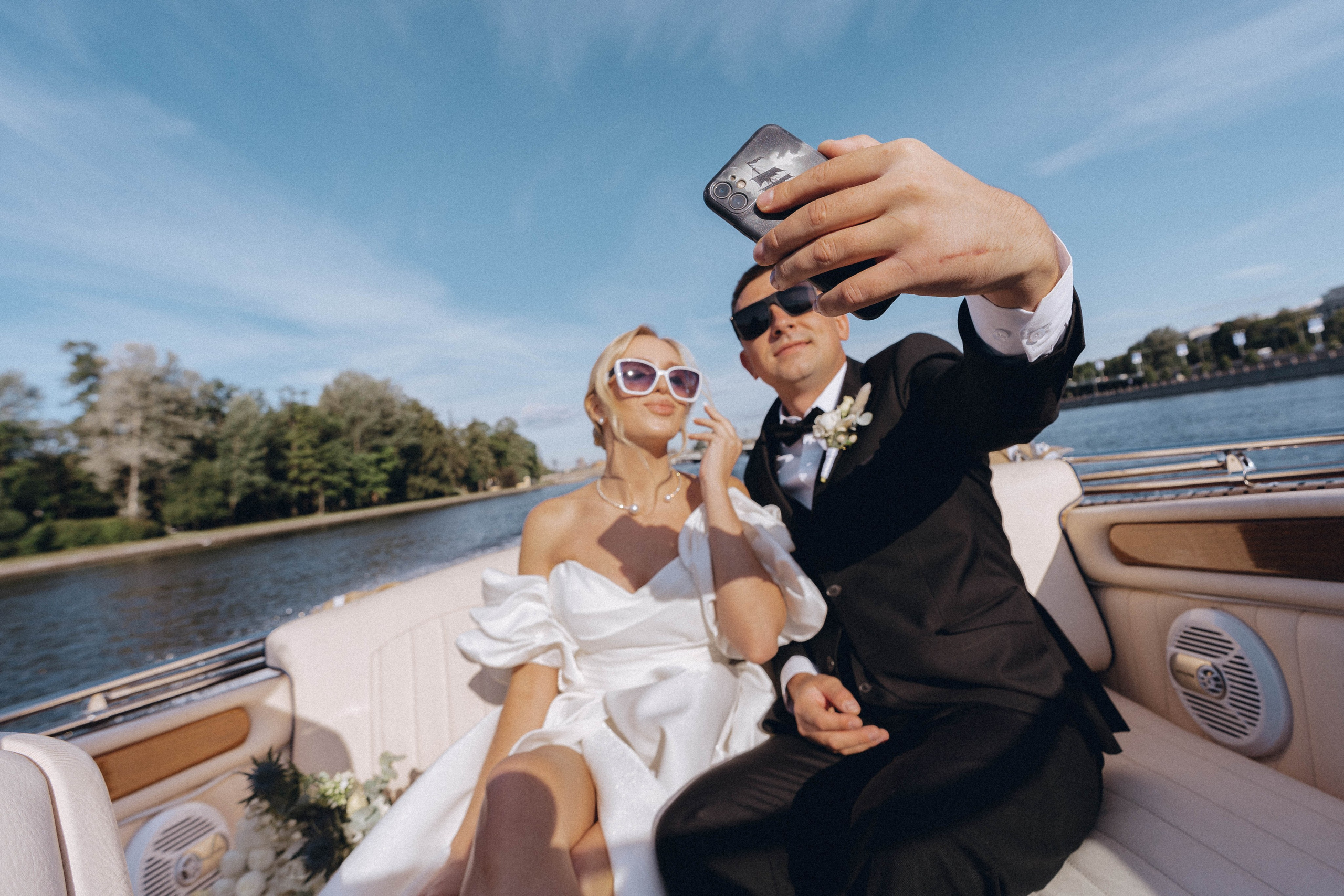 СВАДЕНБНАЯ СЬЕМКА НА КАТЕРЕ ПО КАНАЛАМ САНКТ-ПЕТЕРБУРГА И В АКВАТОРИИ НЕВЫ. Профессиональный фотограф, Санкт-Петербург — Виктория Богомолова