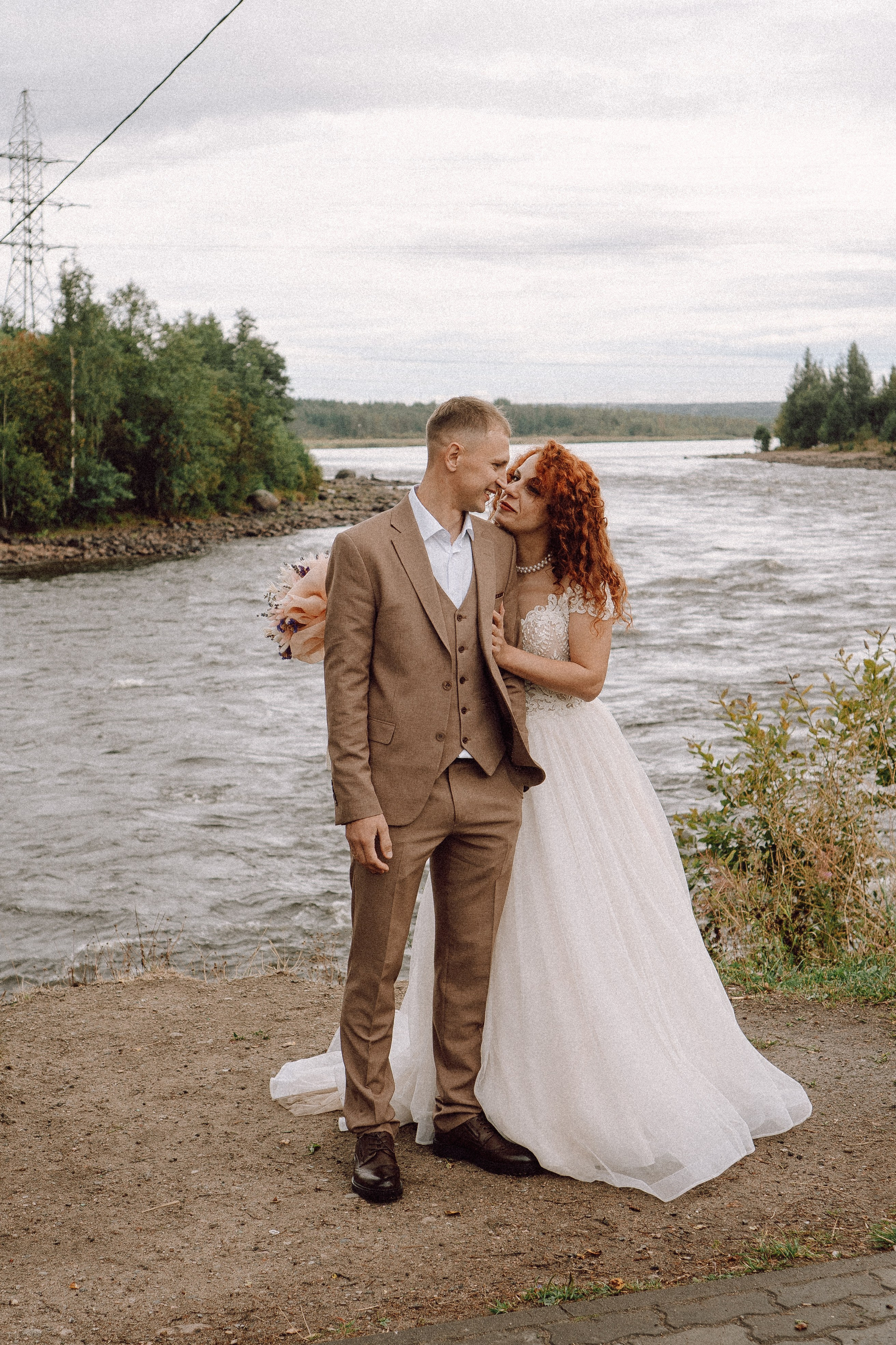 СВАДЕБНАЯ ФОТОСЕССИИЯ ПАРЫ В ГОРОДЕ ПРИОЗЕРСК В СОСНОВОМ ЛЕСУ И С ПИКАПОМ. Профессиональный фотограф, Санкт-Петербург — Виктория Богомолова
