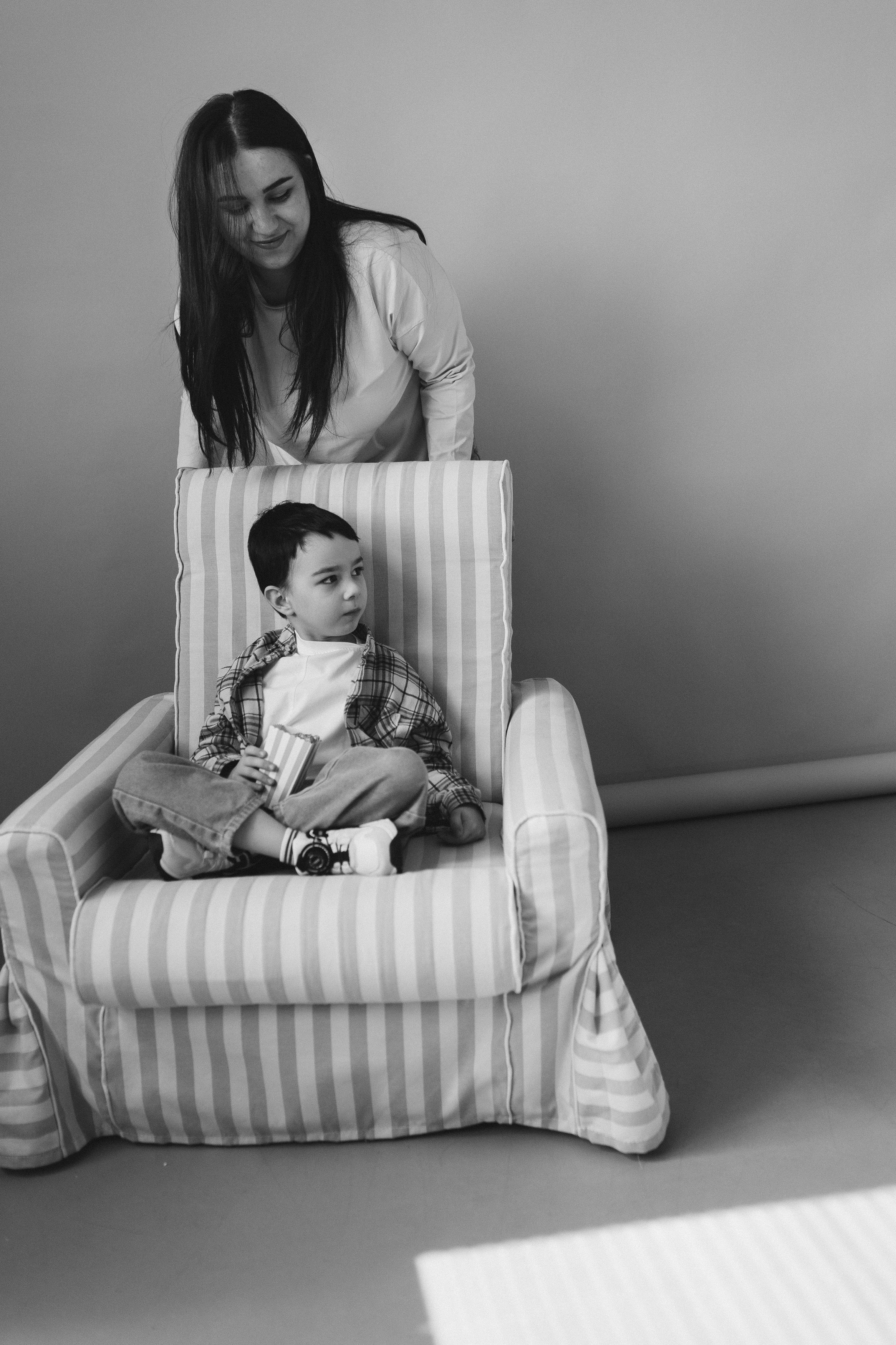 Фотосессия с попкорном фотосессия мама и сын. Фотограф Владимир Москва