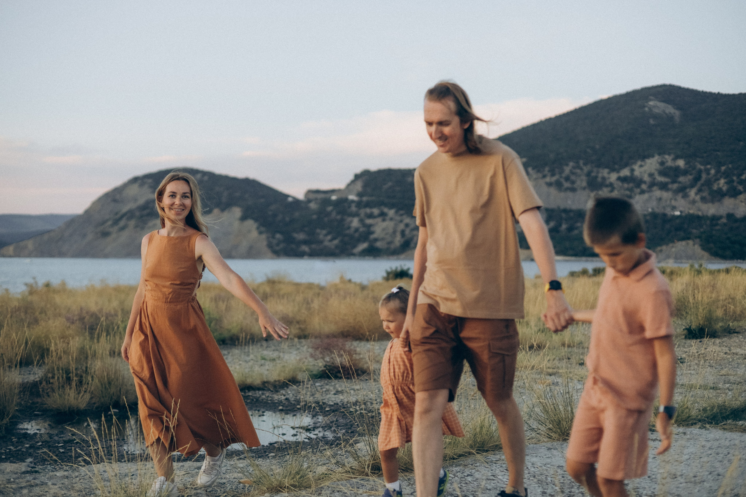 Татьяна, Алексей, Сергей и Аврора. Семейный фотограф Анапа