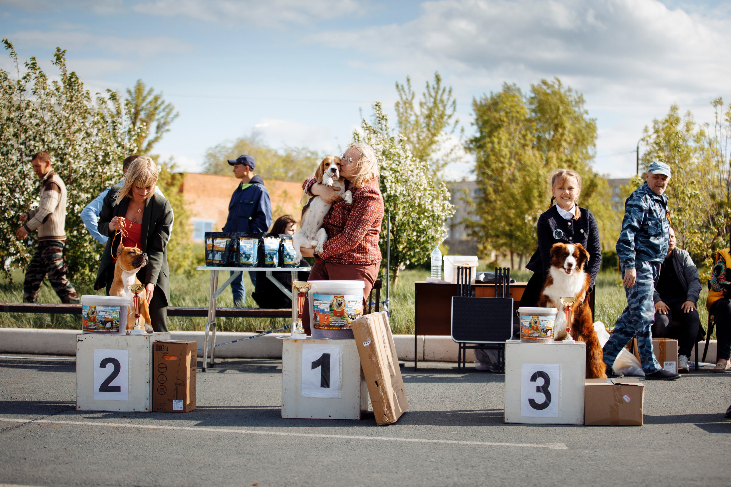 Далекий привет из Новотроицка. О нас