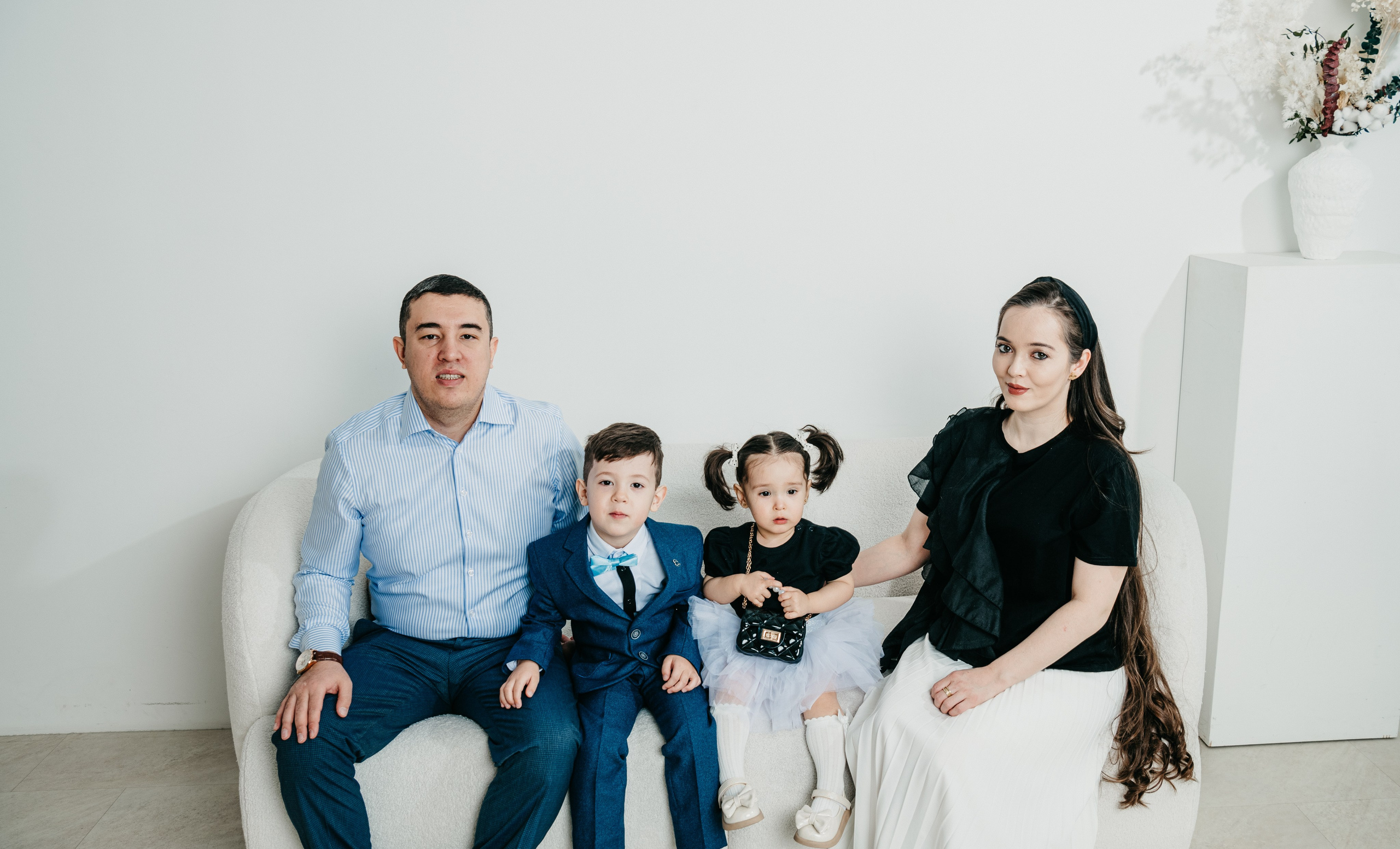 Майя с семьей. Фотограф на выписку из роддома в Москве и МО