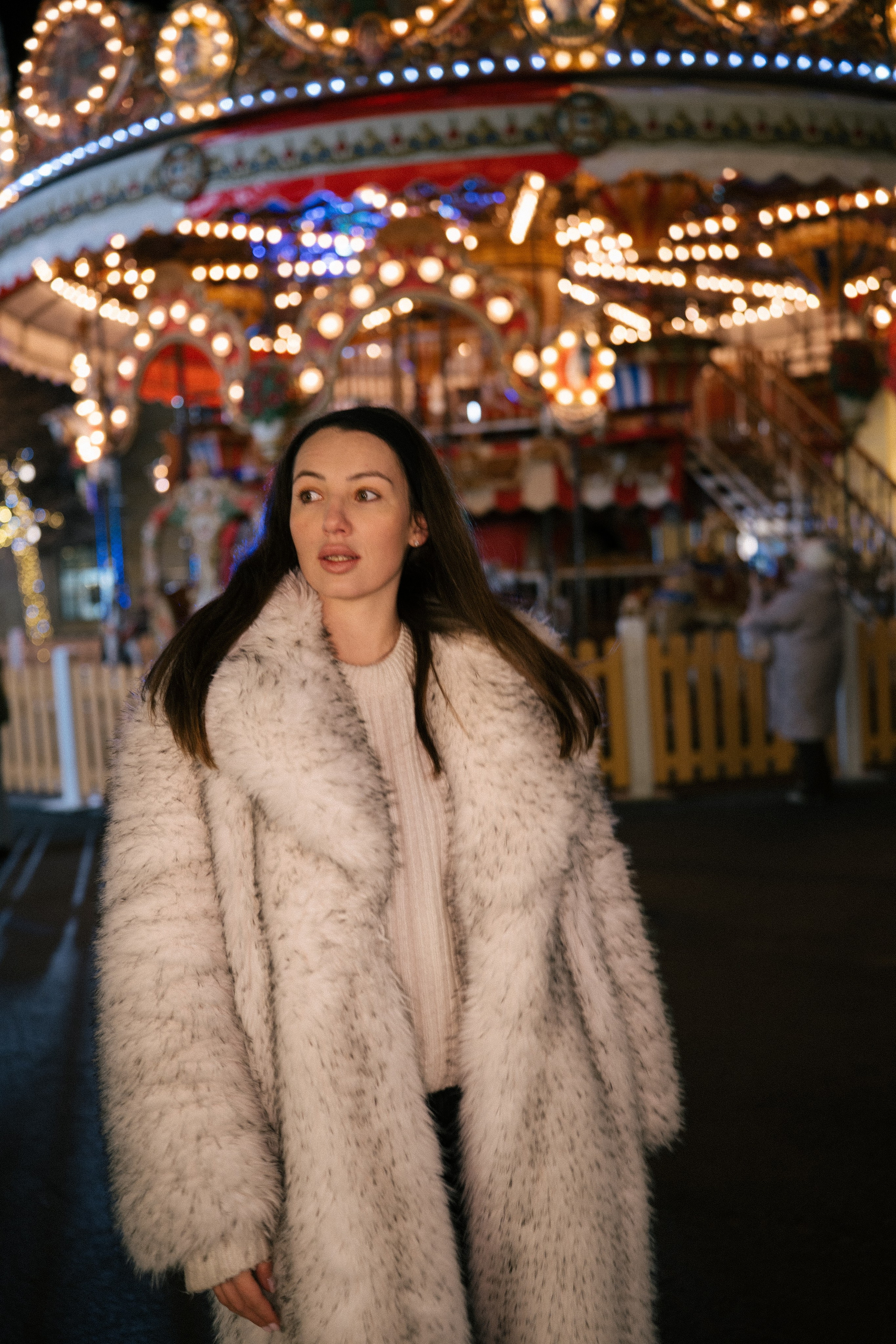 ПРОГУЛКА НА МАНЕЖНОЙ ПЛОЩАДИ ДЛЯ ДЕВУШКИ ПЕРЕД НОВЫМ ГОДОМ (НОВОГОДНЯЯ ФОТОСЕССИИЯ НА МАНЕЖНОЙ ПЛОЩАДИ). Профессиональный фотограф, Санкт-Петербург — Виктория Богомолова