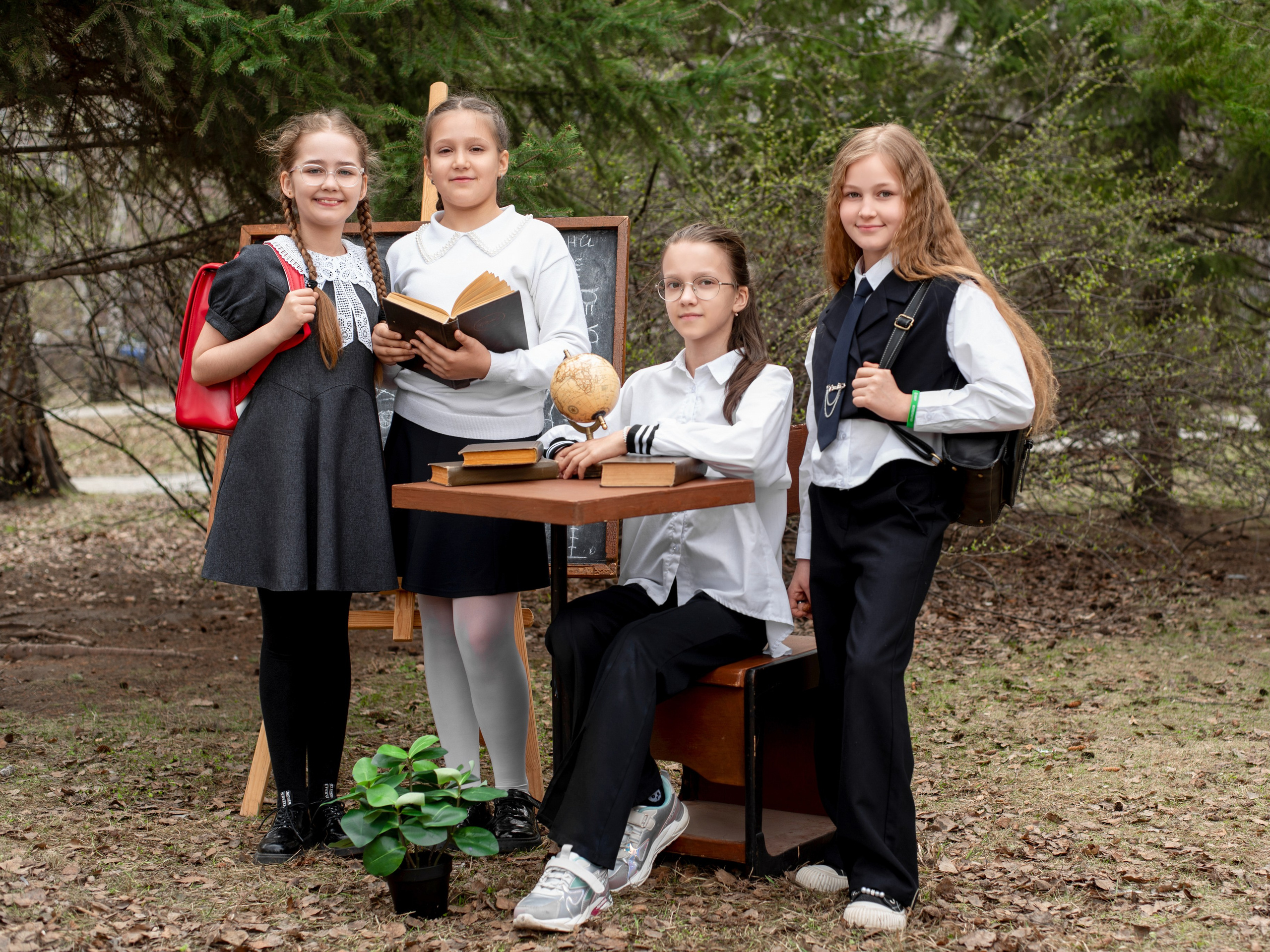 Общие фотографии 1-11 класс. Выпускные альбомы в Тюмени для школ, садов, вузов спортивных секций