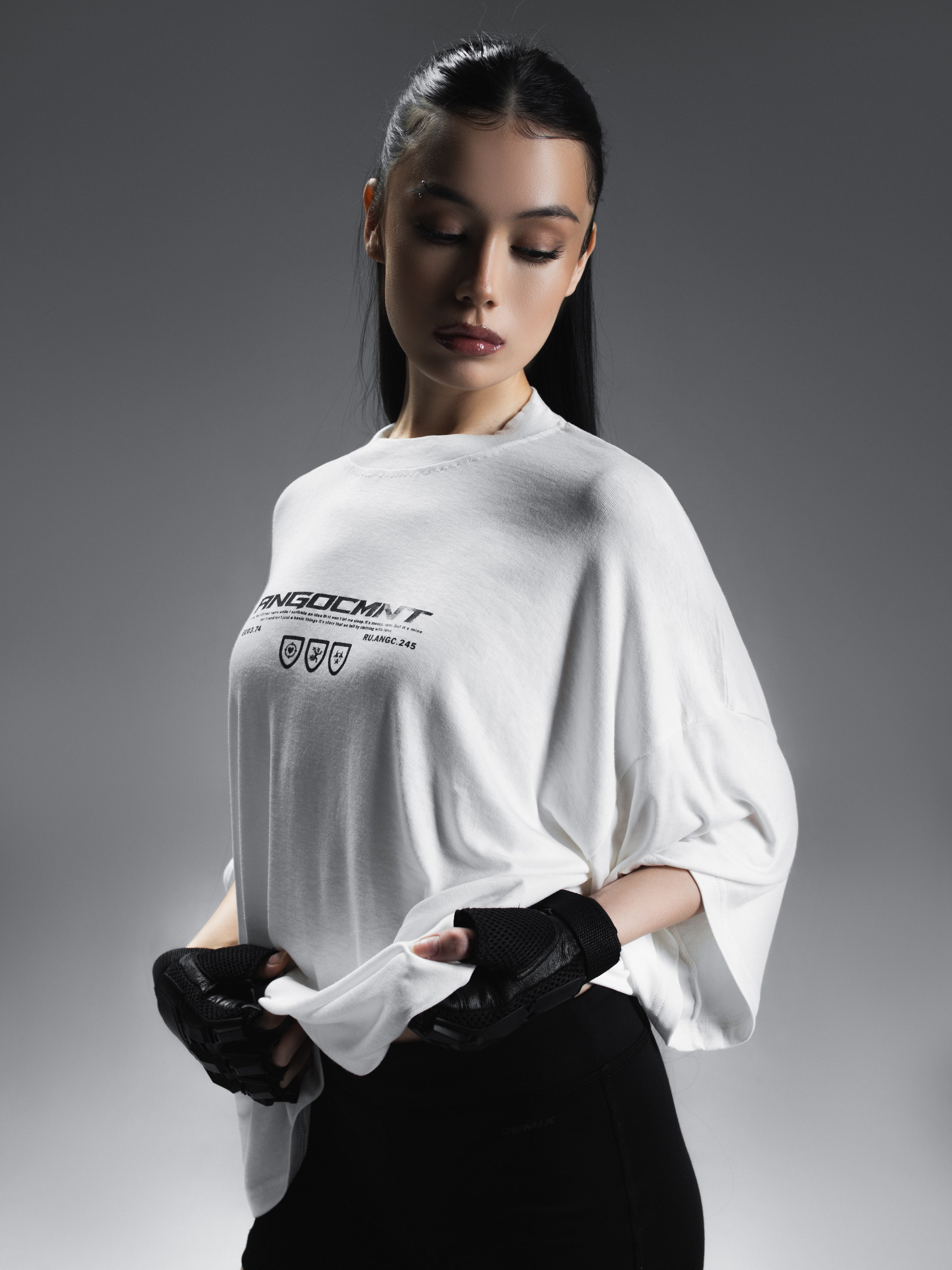 КАТАЛОГ | серый фон. RUNA production — стильные съемки для брендов