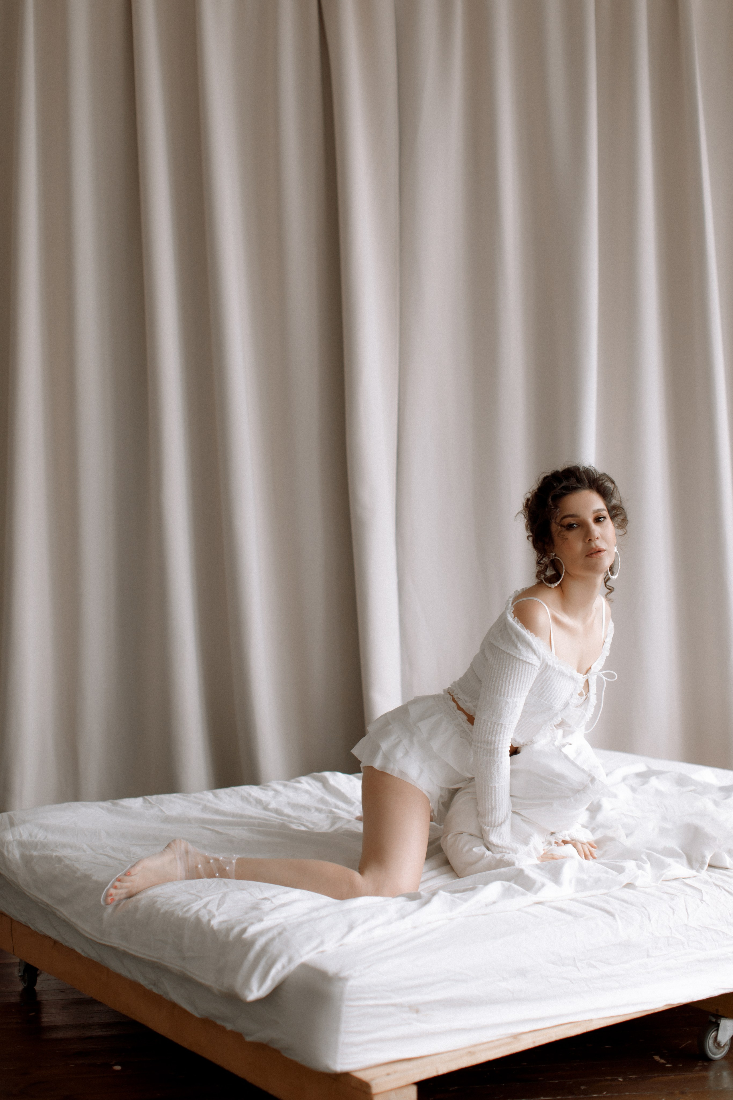 Валерия. Фотосессия с цветами+серия в ЧБ. Фотограф в Москве Ольга Сатони