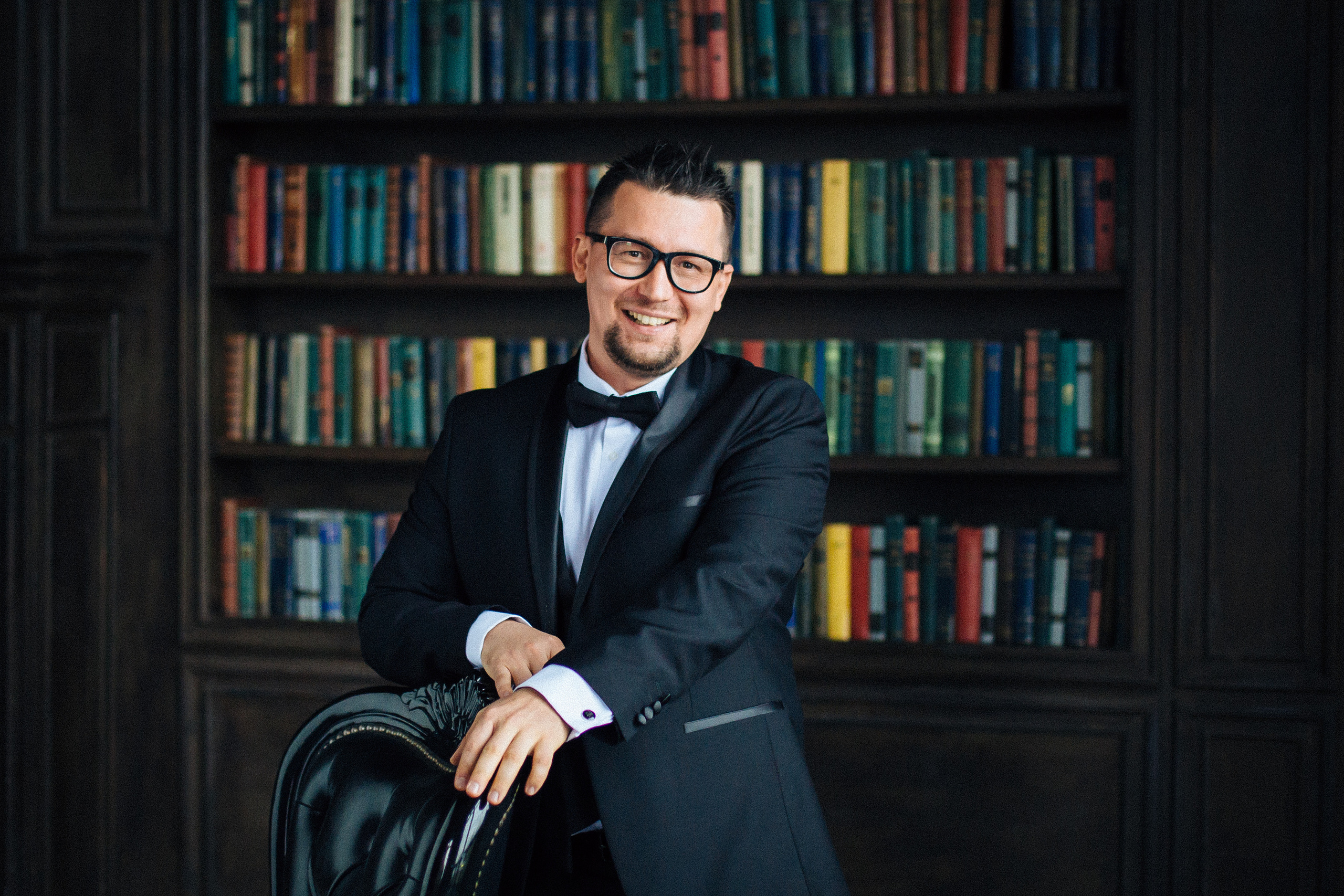 Бизнес портрет мужской и женский руководителя. КонТайм: профессиональная съемка для организаций