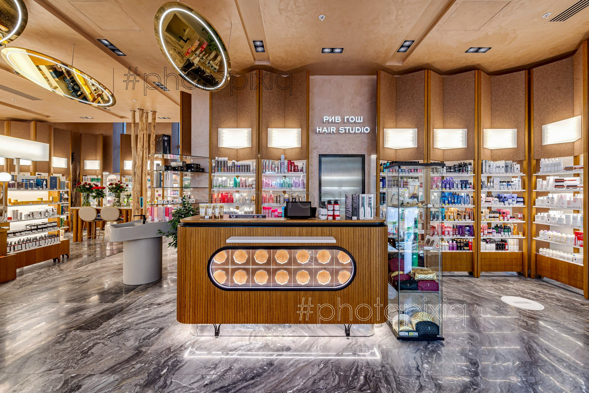 Интерьерная съёмка магазина парфюмерии и косметики Рив Гош. Интерьерная съёмка и виртуальные туры — Интерьерный фотограф Кузнецов Сергей (photopixiq)