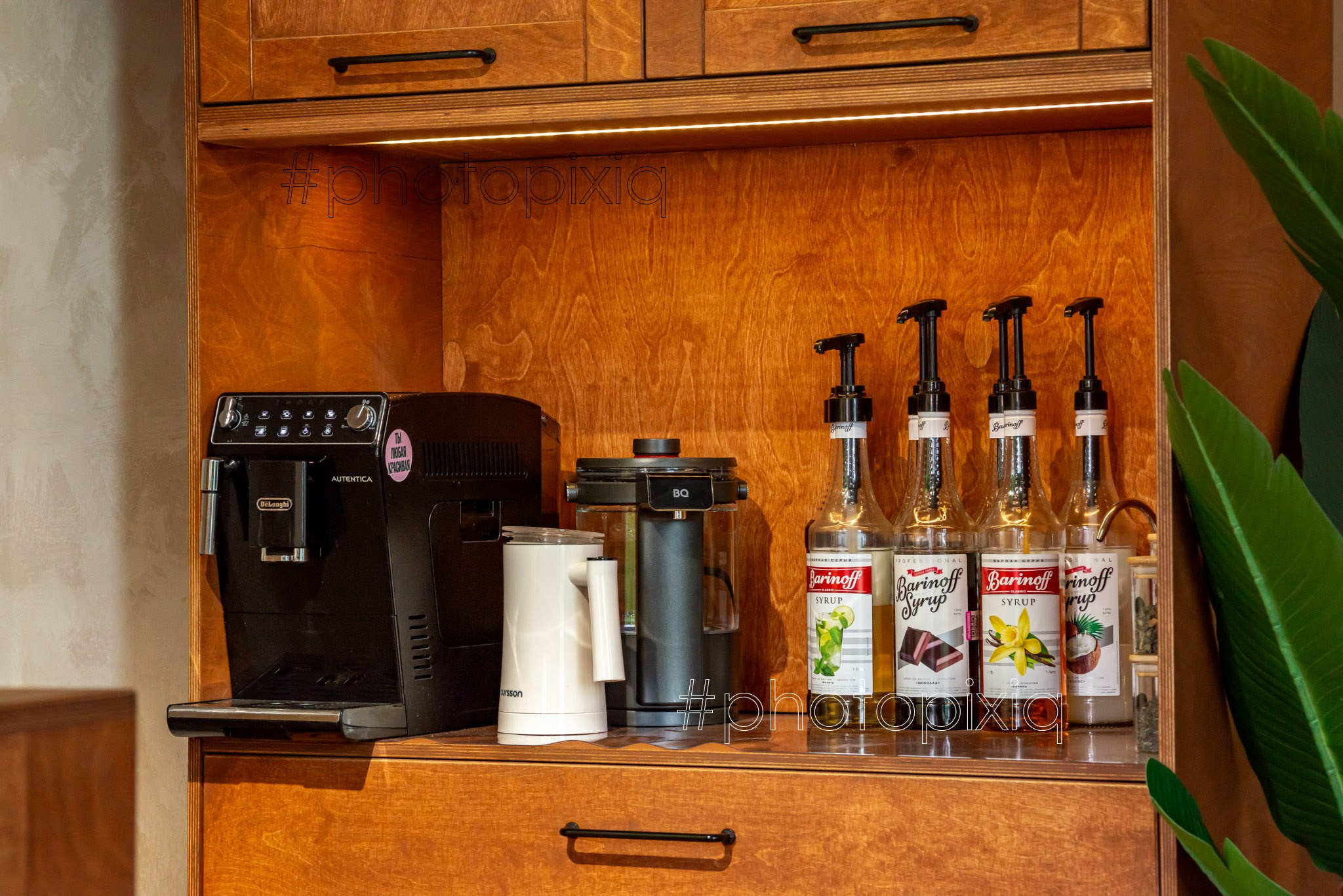 Интерьерная съёмка салона красоты SODA. Интерьерная съёмка и виртуальные туры — Интерьерный фотограф Кузнецов Сергей (photopixiq)