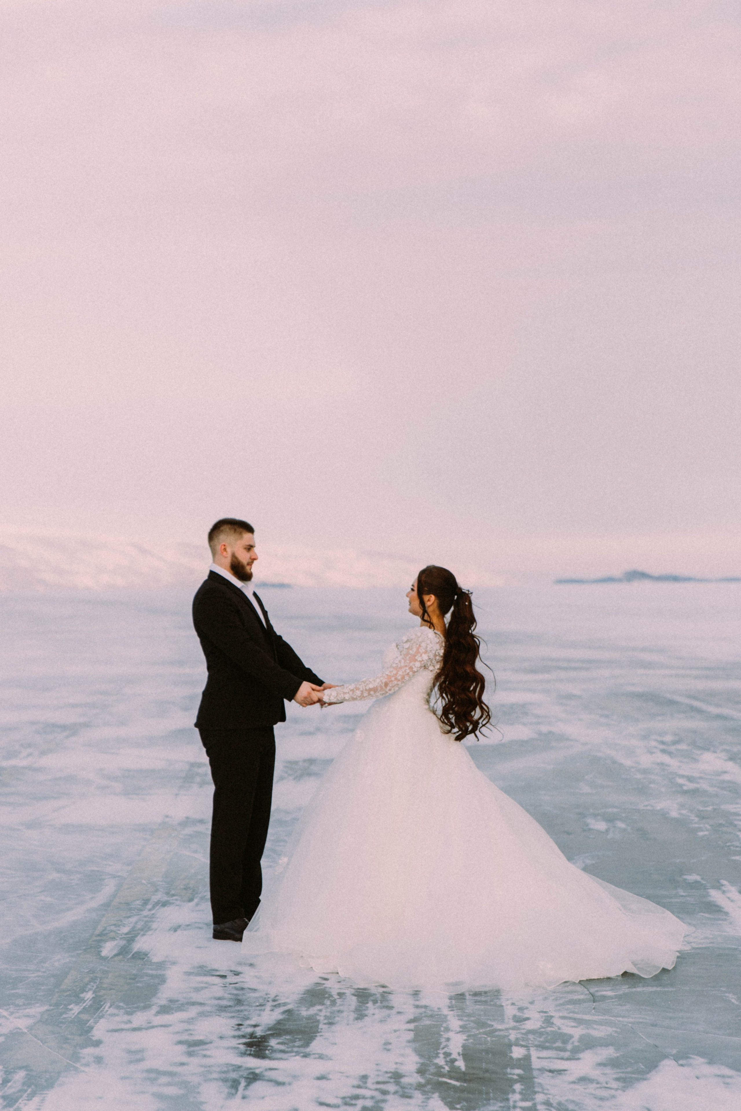 Свадебная зимняя съемка на Байкале. Главная