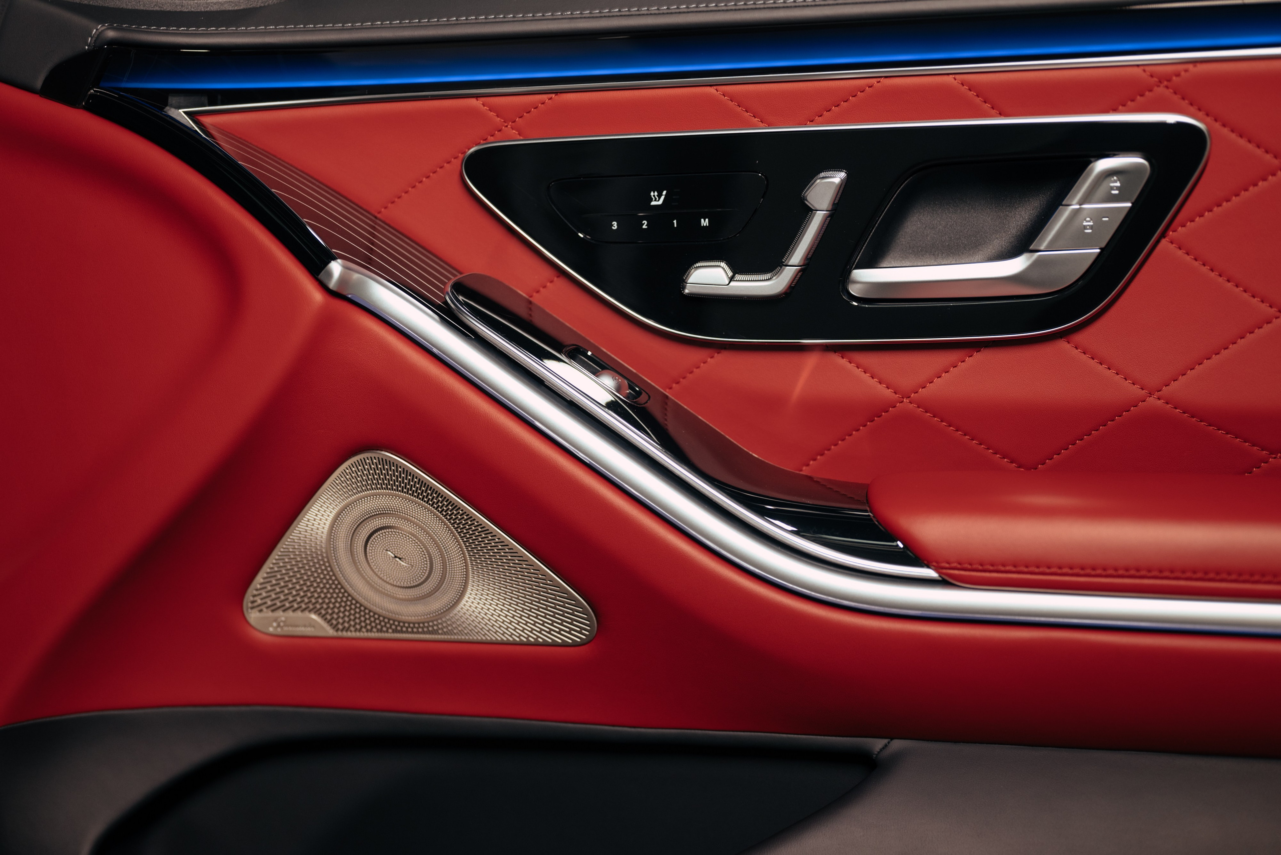 Mercedes 223 white on red. DeLorein