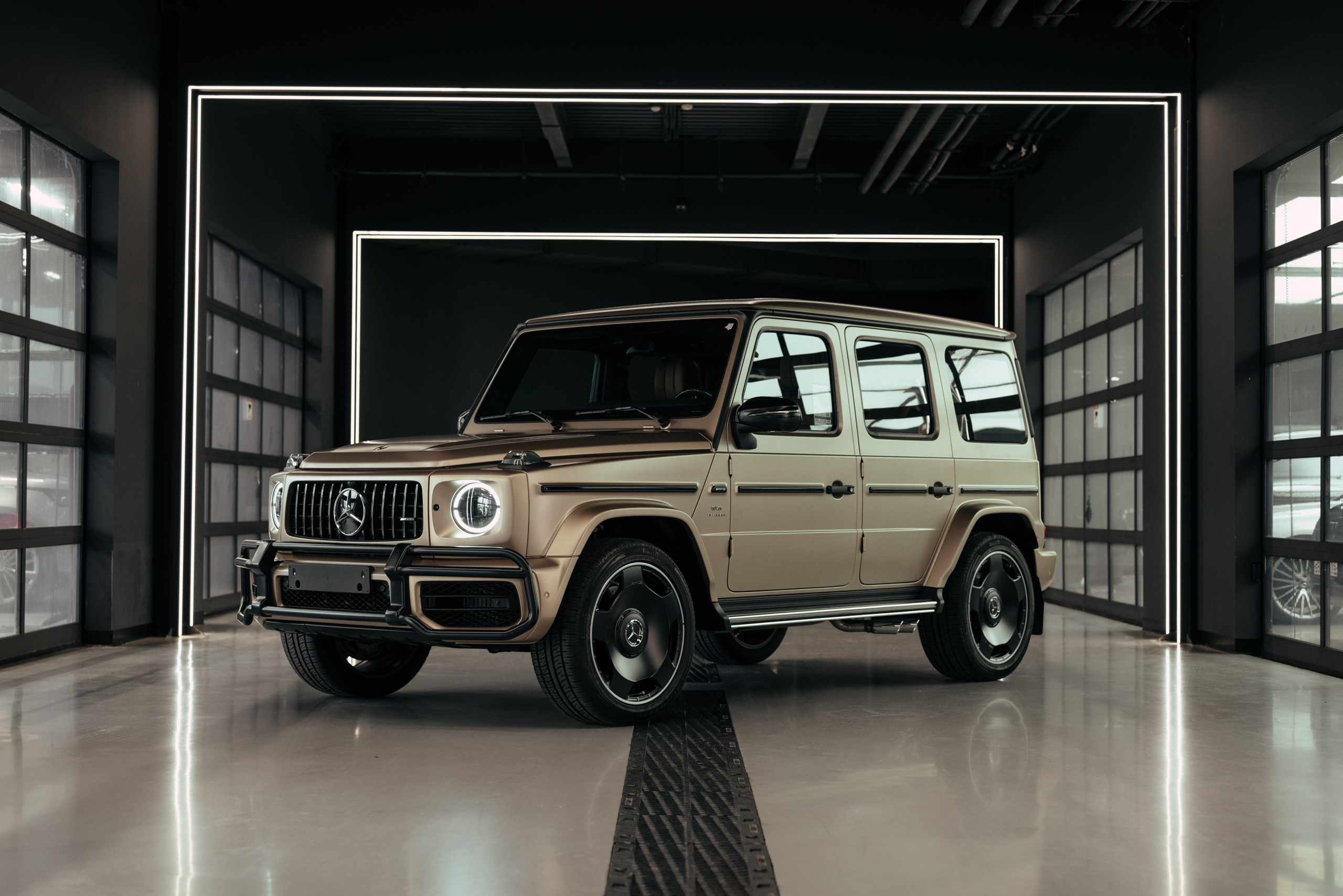 Mercedes G63 Gold. DeLorein