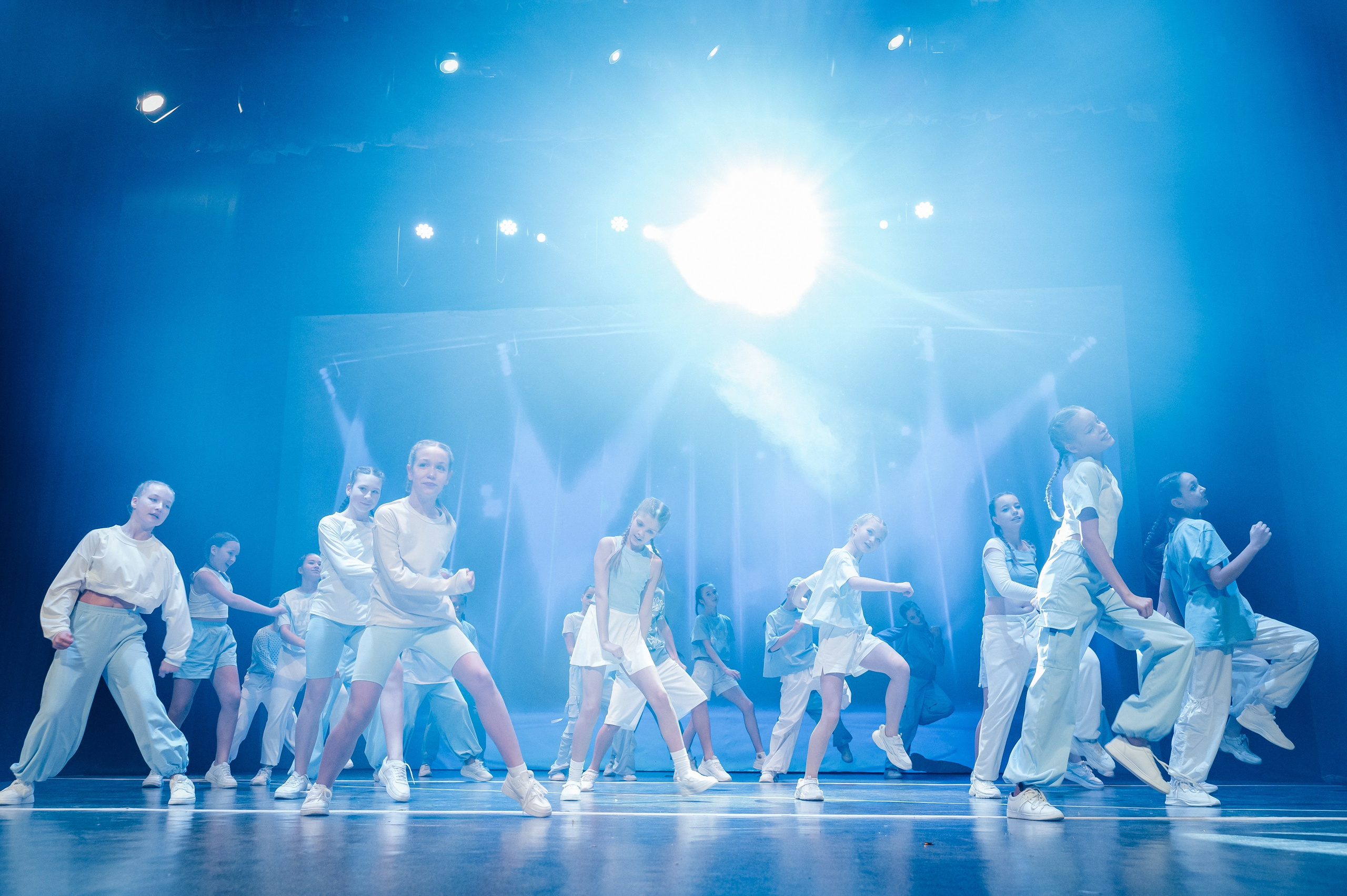 Танцы. Фотограф Елена Рогашкова