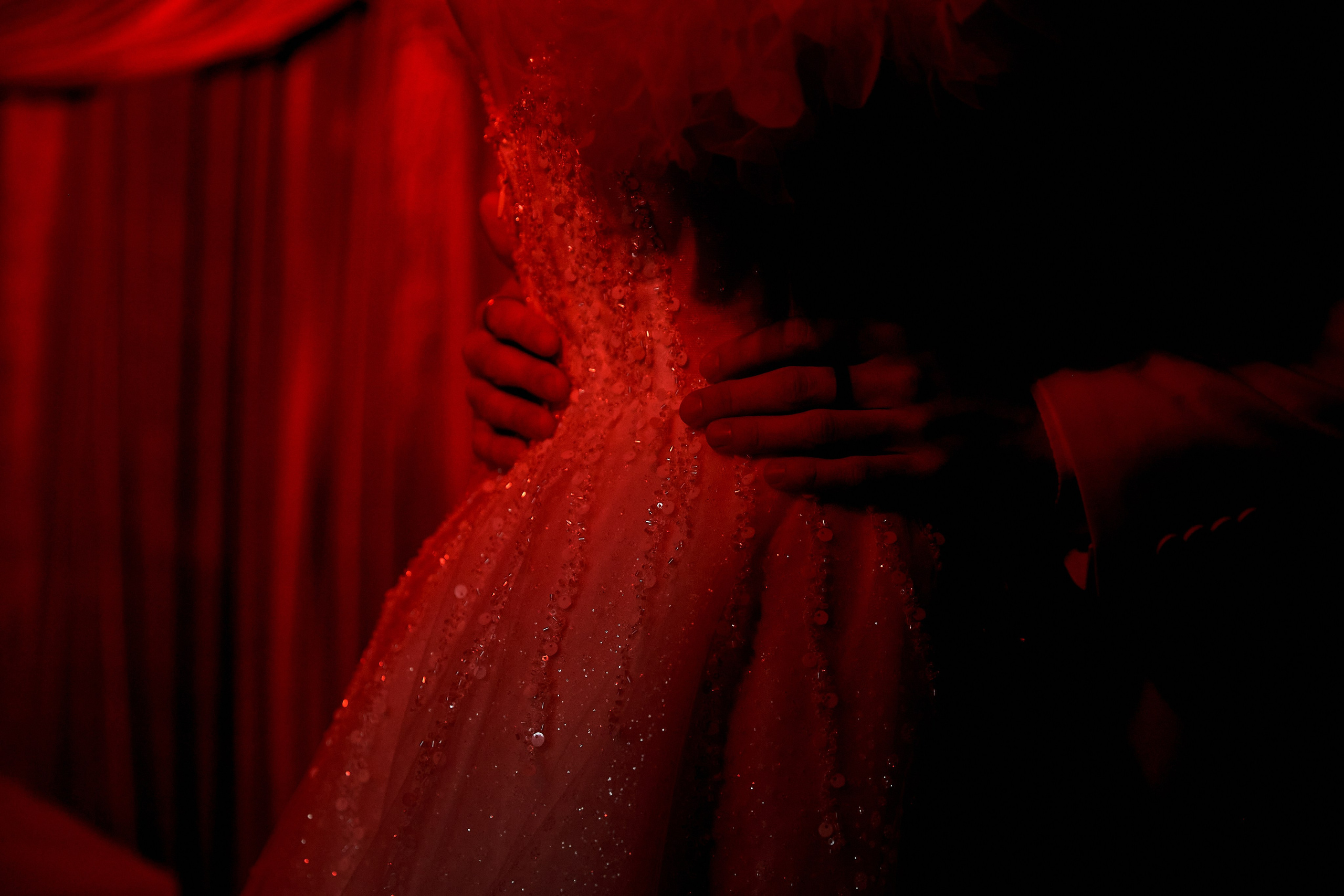 Red. Свадебный фотограф в Красноярске Владимир Ятмасов