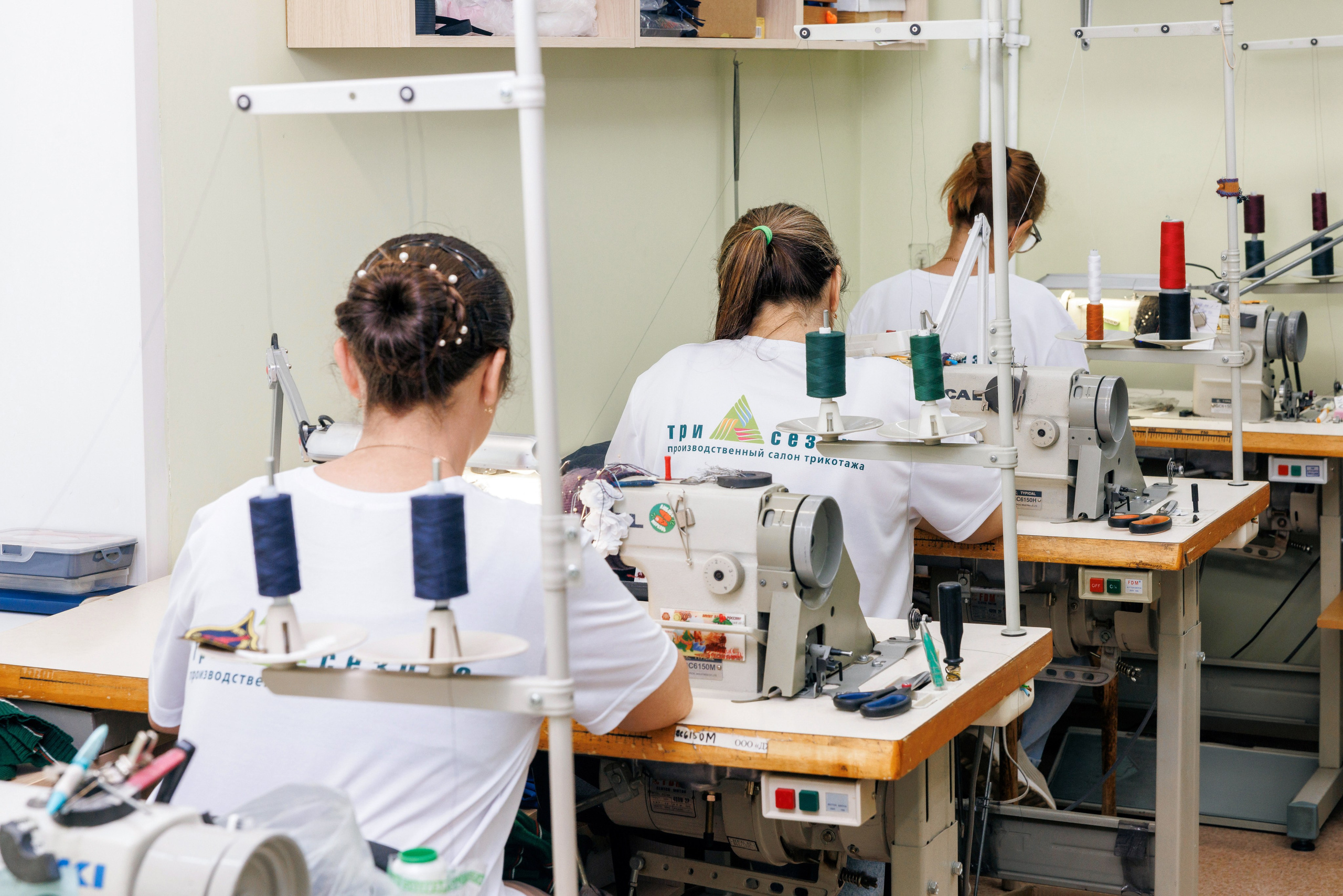 Швейное производство. Фотограф Виталий Хайлов, Екатеринбург